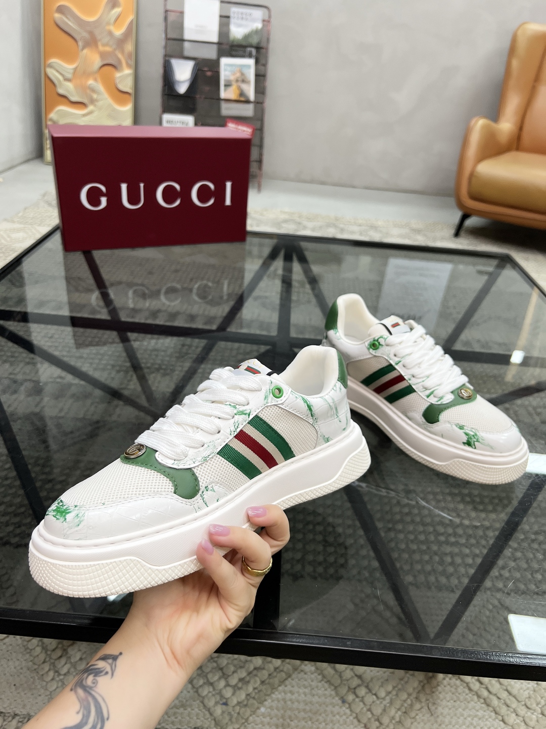  G 🔍顶级代购🇮🇹 古 炸街男神运动新品专柜同步发售原厂配置，意大利进口进口牛皮面料，柔软舒适网布内里