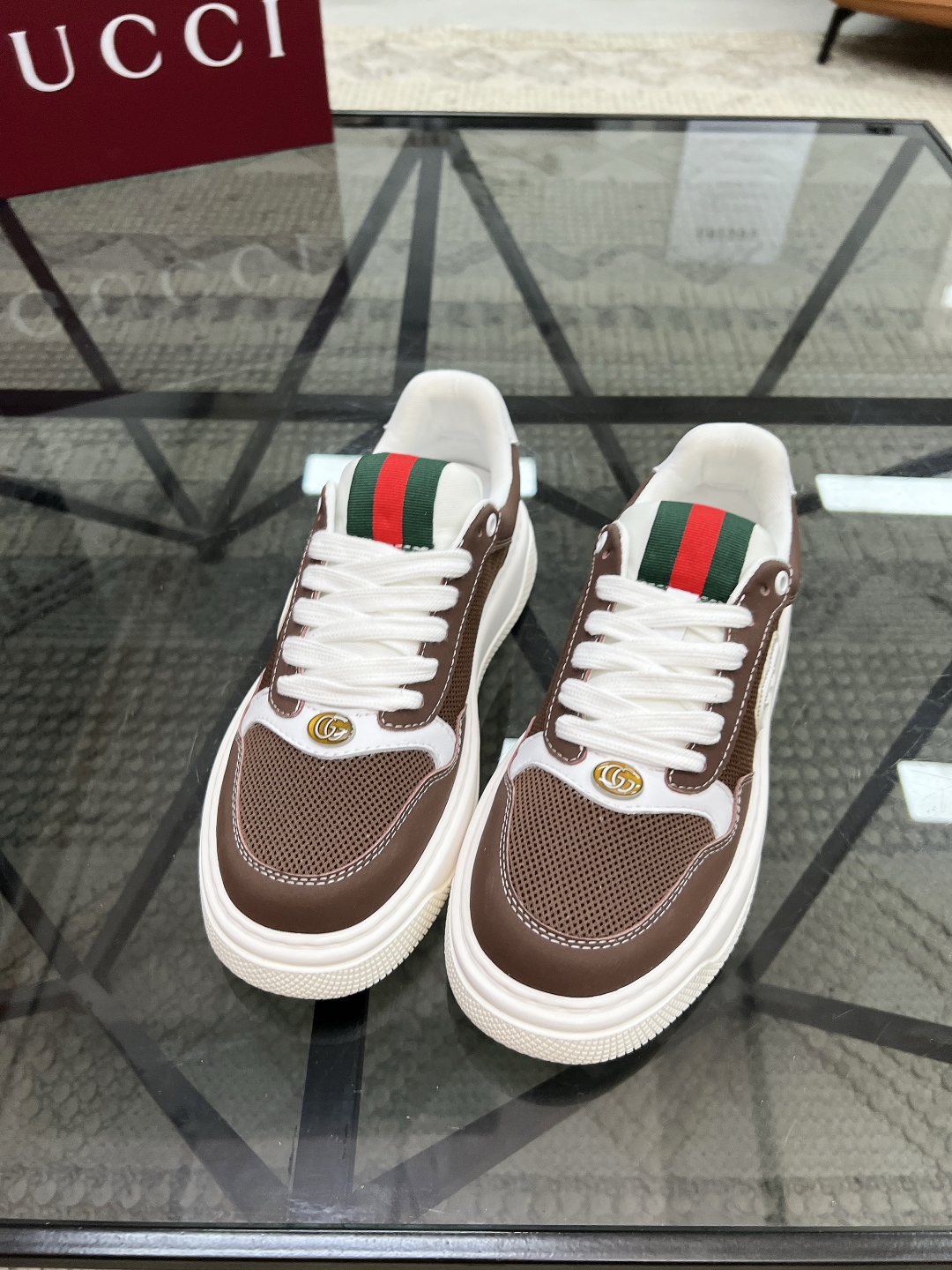  G 🔍顶级代购🇮🇹 古 炸街男神运动新品专柜同步发售原厂配置，意大利进口进口牛皮面料，柔软舒适网布内里