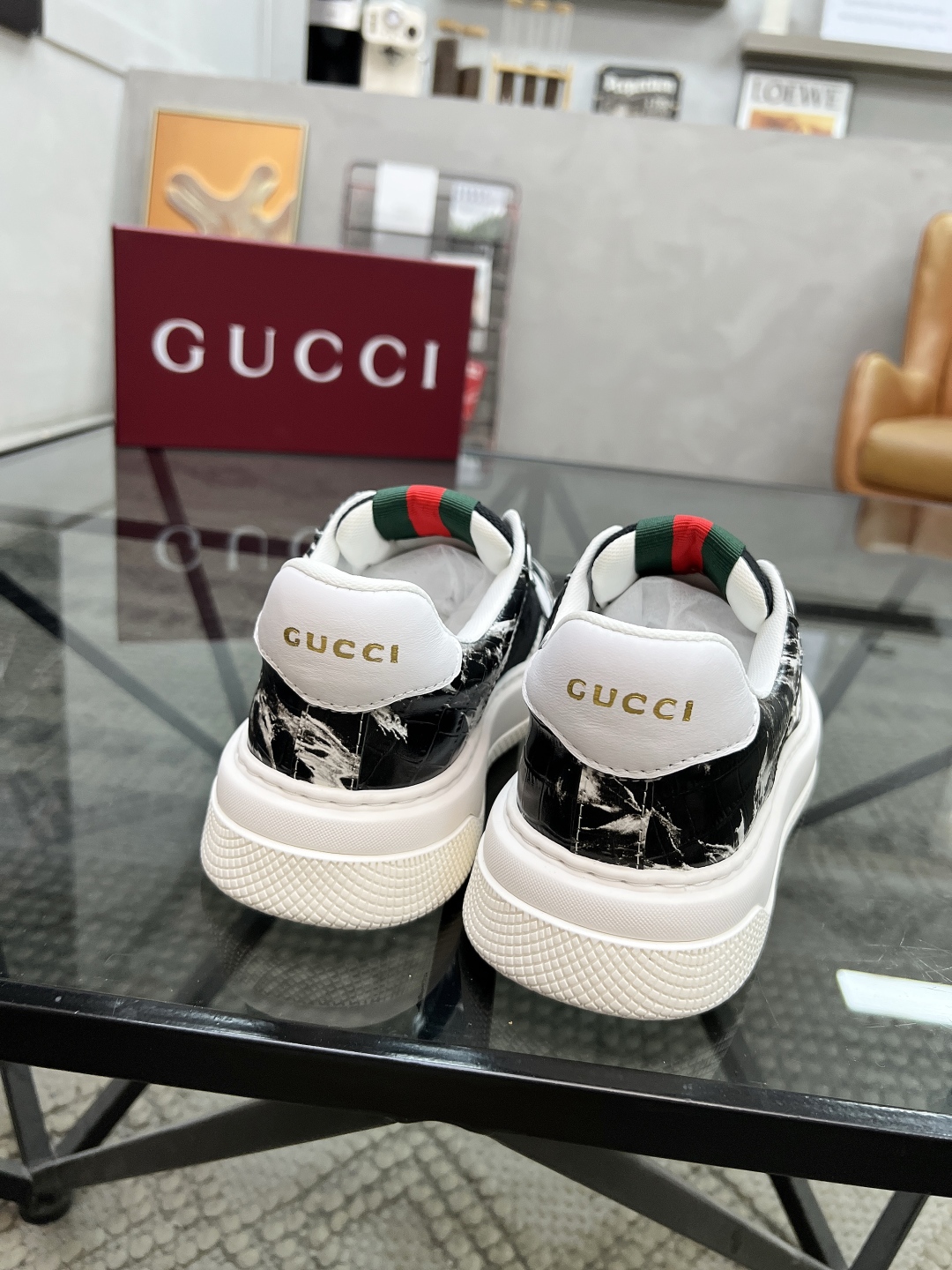  G 🔍顶级代购🇮🇹 古 炸街男神运动新品专柜同步发售原厂配置，意大利进口进口牛皮面料，柔软舒适网布内里