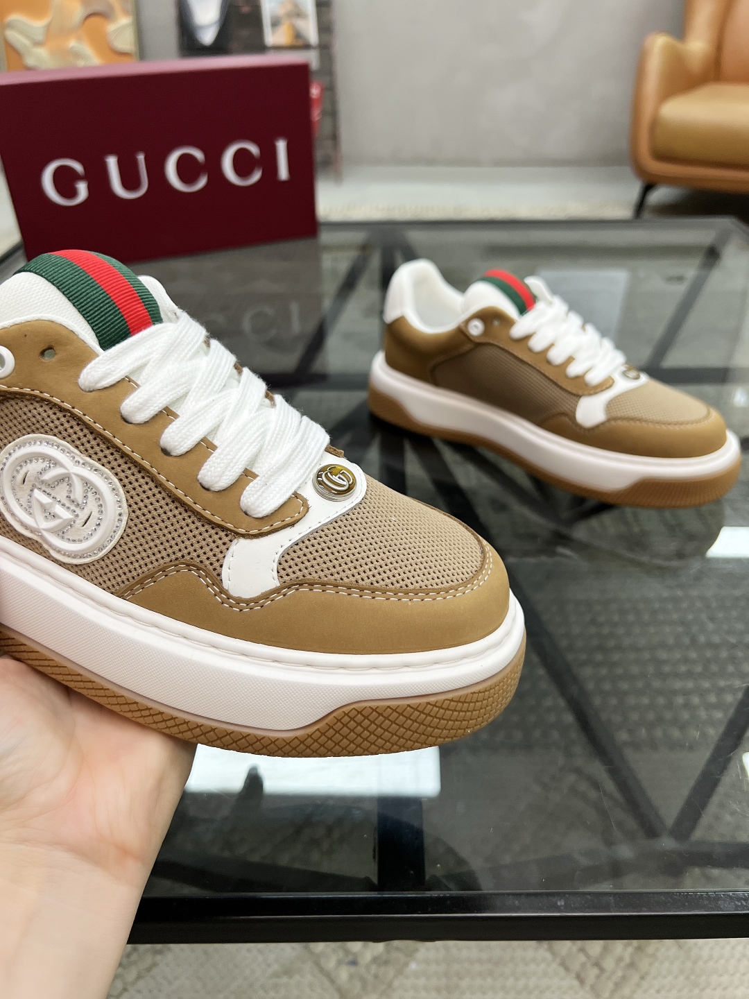  G 🔍顶级代购🇮🇹 古 炸街男神运动新品专柜同步发售原厂配置，意大利进口进口牛皮面料，柔软舒适网布内里