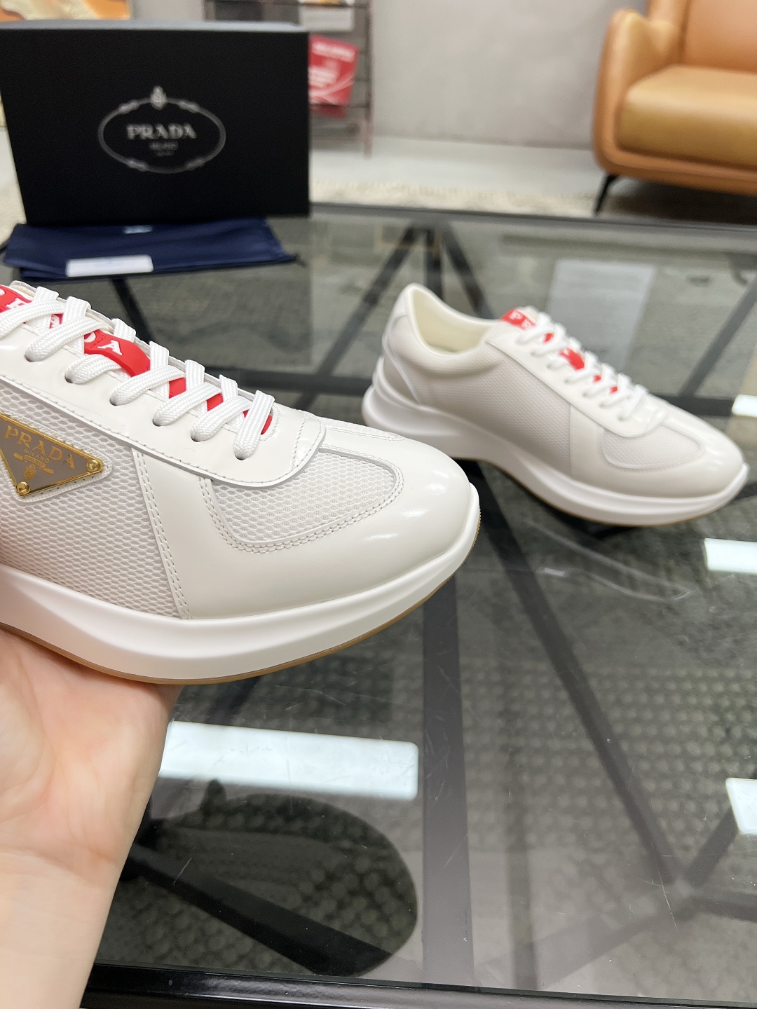  P 🔍顶级代购🇮🇹 普 炸街男神新品来袭，超人气爆款专柜新款，原厂配置意大利进口牛皮搭配网布面料，高品