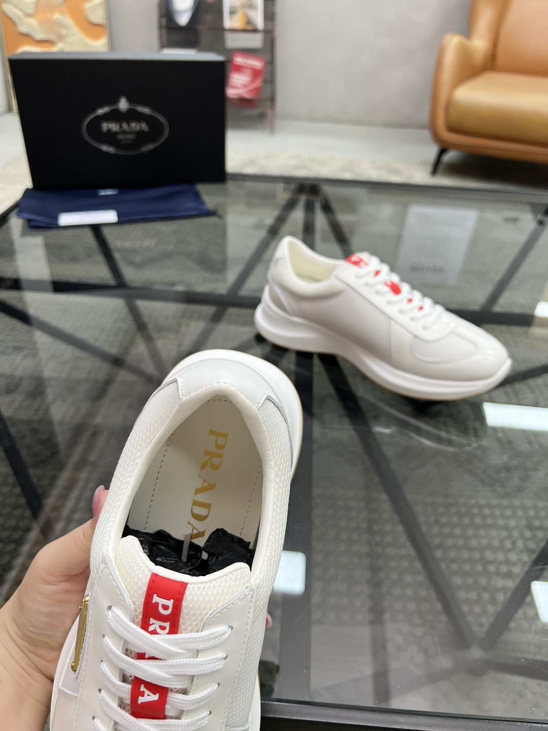  P 🔍顶级代购🇮🇹 普 炸街男神新品来袭，超人气爆款专柜新款，原厂配置意大利进口牛皮搭配网布面料，高品