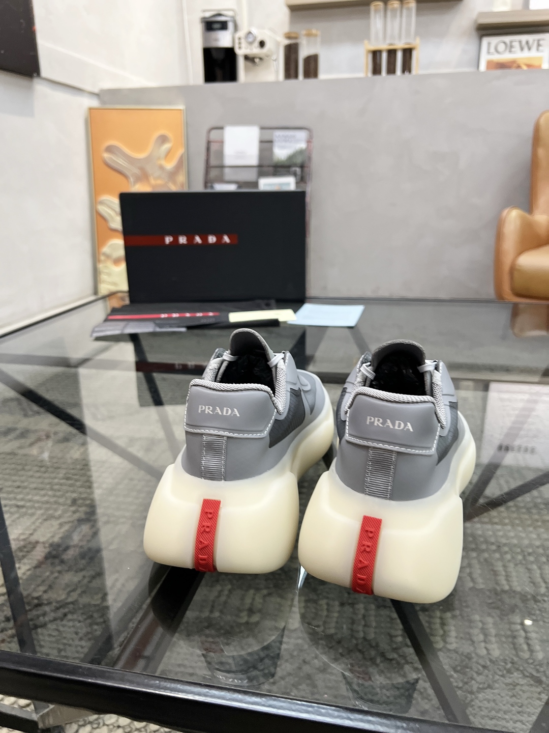  P 🔍顶级代购🇮🇹 普 炸街男神新品运动休闲鞋专柜同步，鞋面意大利进口牛皮搭配网布面料，进口网布内里柔