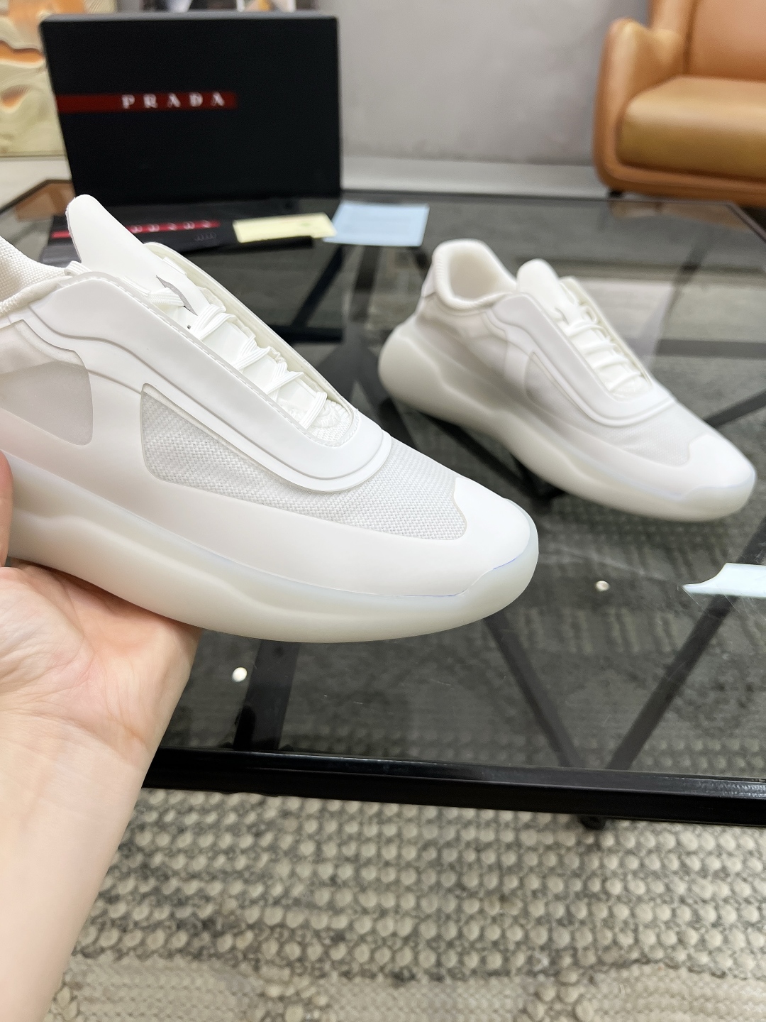  P 🔍顶级代购🇮🇹 普 炸街男神新品运动休闲鞋专柜同步，鞋面意大利进口牛皮搭配网布面料，进口网布内里柔