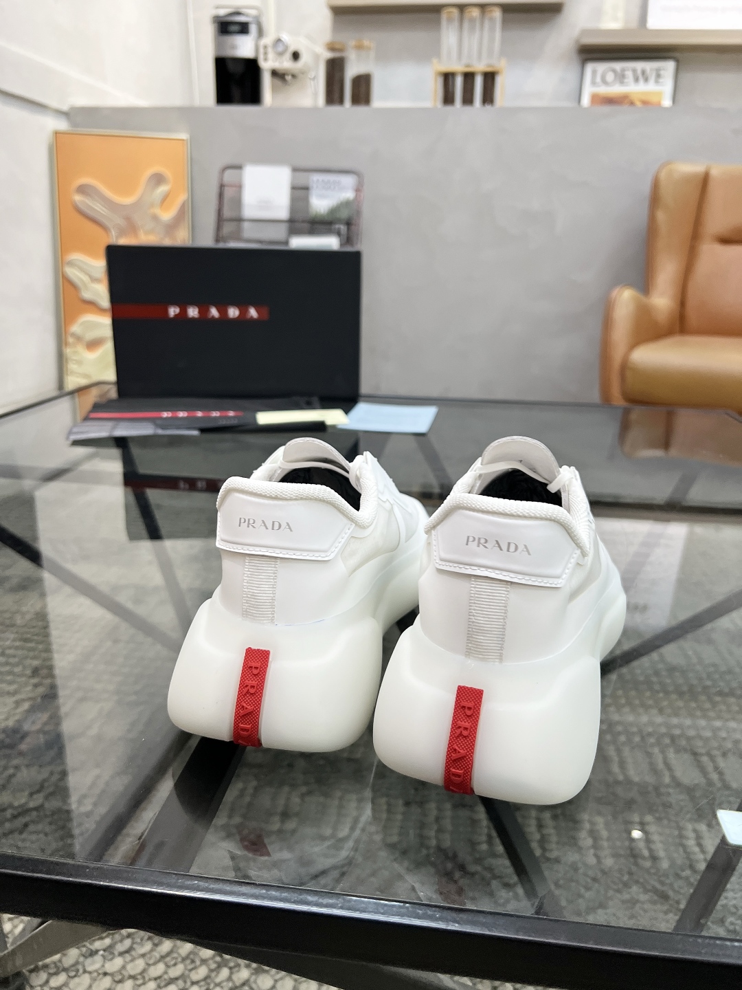  P 🔍顶级代购🇮🇹 普 炸街男神新品运动休闲鞋专柜同步，鞋面意大利进口牛皮搭配网布面料，进口网布内里柔
