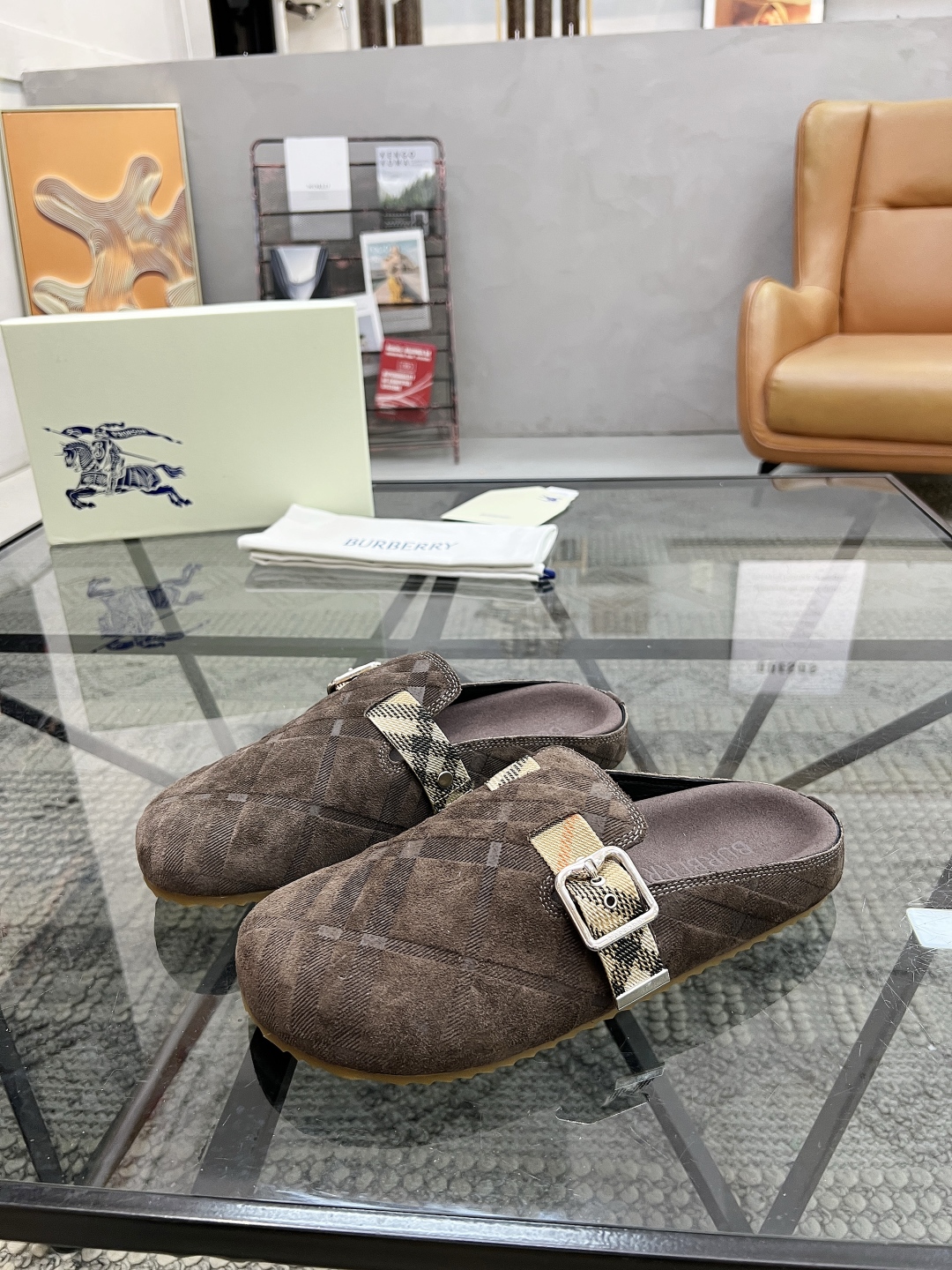  B 🔍顶级代购🇮🇹 巴 炸街男神官网半拖新品专柜同步发售原厂配置，意大利进口牛皮面料，超舒适透气牛皮内