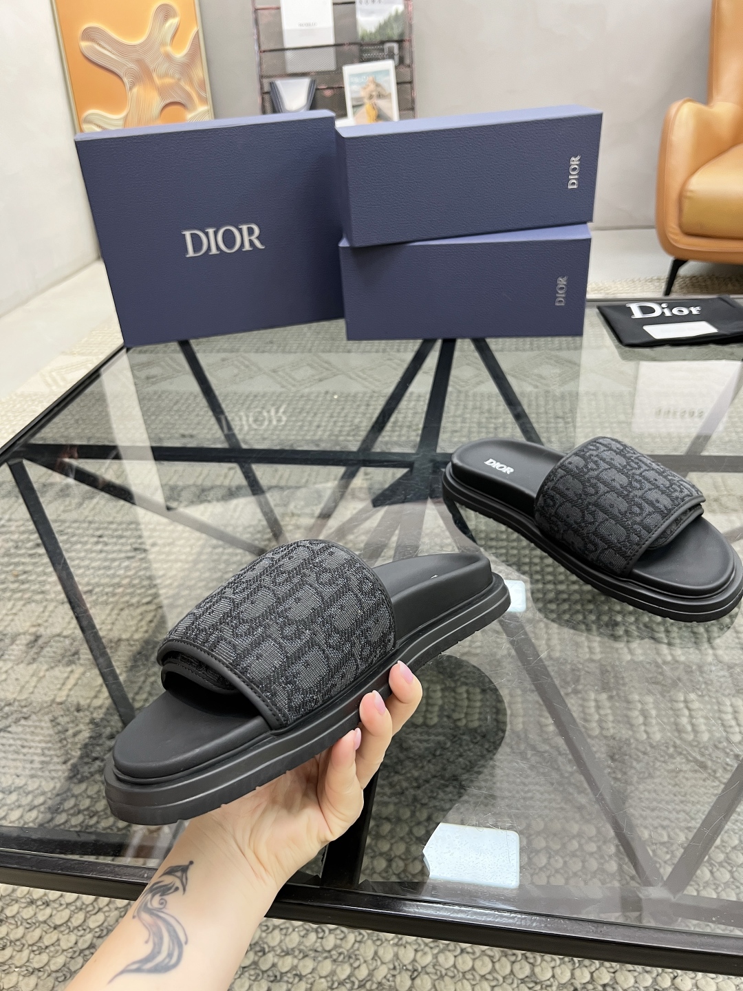  D 🔍顶级代购🇮🇹 路 炸街男神春夏拖鞋新品专柜同步，鞋面意大利进口印花布面料，高品质魔术贴工艺，鞋底