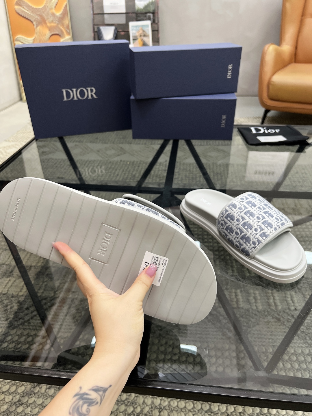  D 🔍顶级代购🇮🇹 路 炸街男神春夏拖鞋新品专柜同步，鞋面意大利进口印花布面料，高品质魔术贴工艺，鞋底