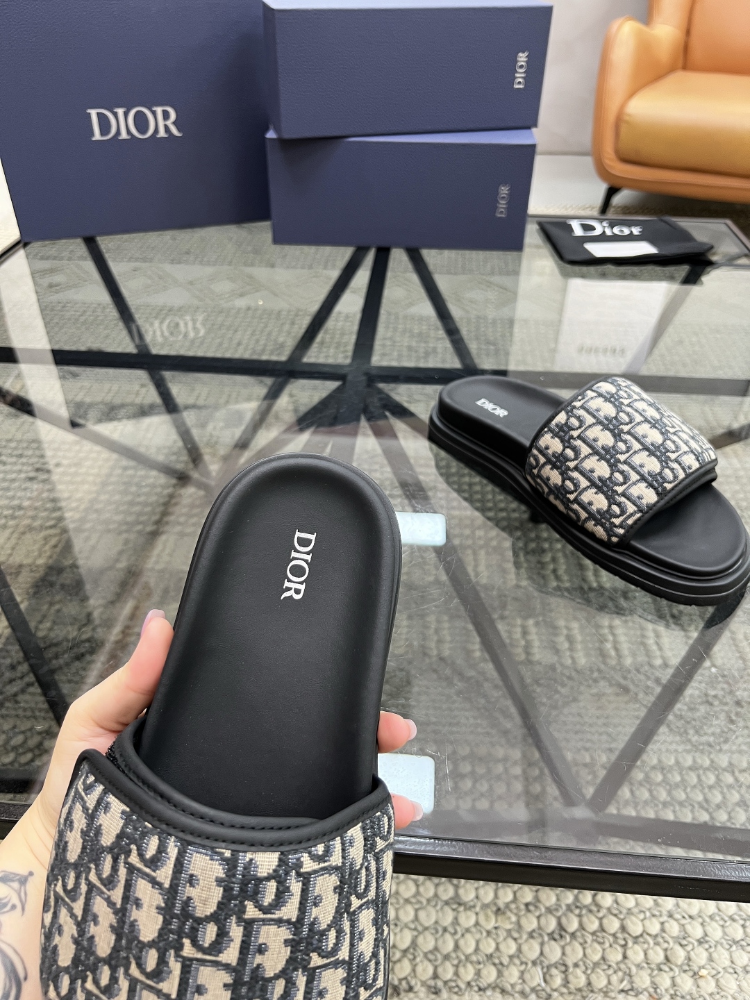 D 🔍顶级代购🇮🇹 路 炸街男神春夏拖鞋新品专柜同步，鞋面意大利进口印花布面料，高品质魔术贴工艺，鞋底