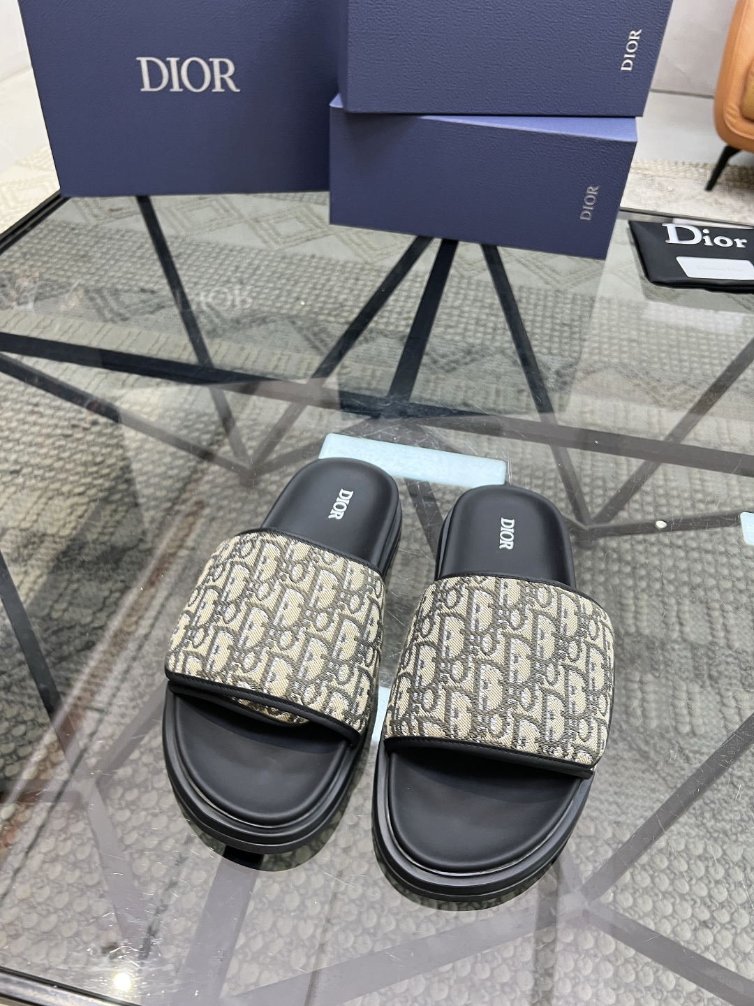  D 🔍顶级代购🇮🇹 路 炸街男神春夏拖鞋新品专柜同步，鞋面意大利进口印花布面料，高品质魔术贴工艺，鞋底