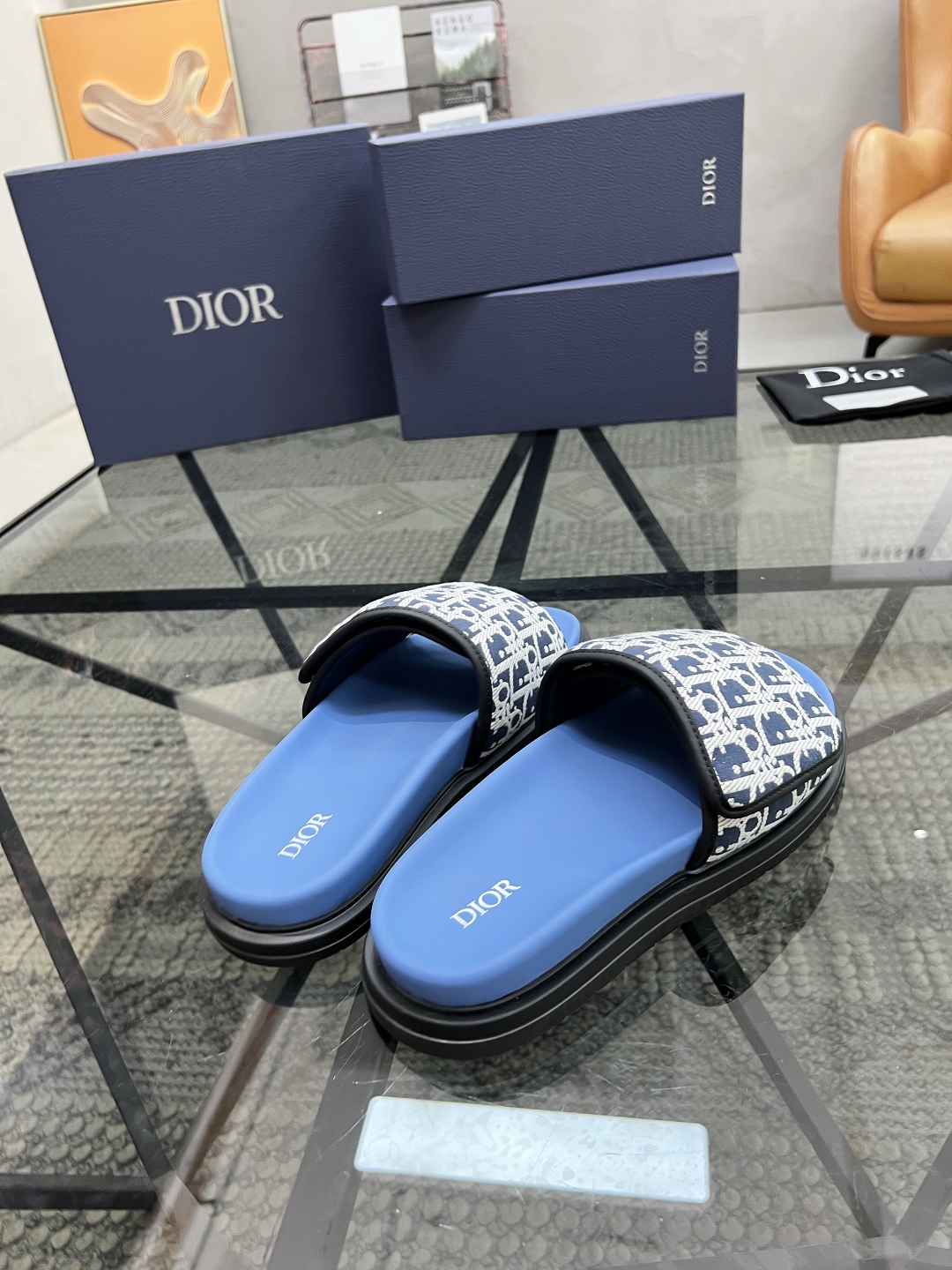  D 🔍顶级代购🇮🇹 路 炸街男神春夏拖鞋新品专柜同步，鞋面意大利进口印花布面料，高品质魔术贴工艺，鞋底
