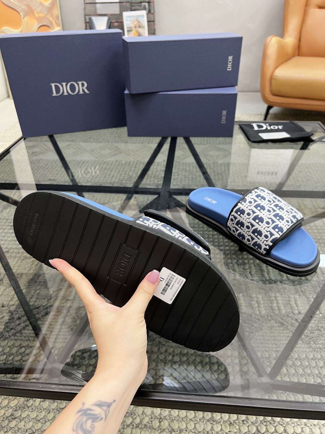  D 🔍顶级代购🇮🇹 路 炸街男神春夏拖鞋新品专柜同步，鞋面意大利进口印花布面料，高品质魔术贴工艺，鞋底