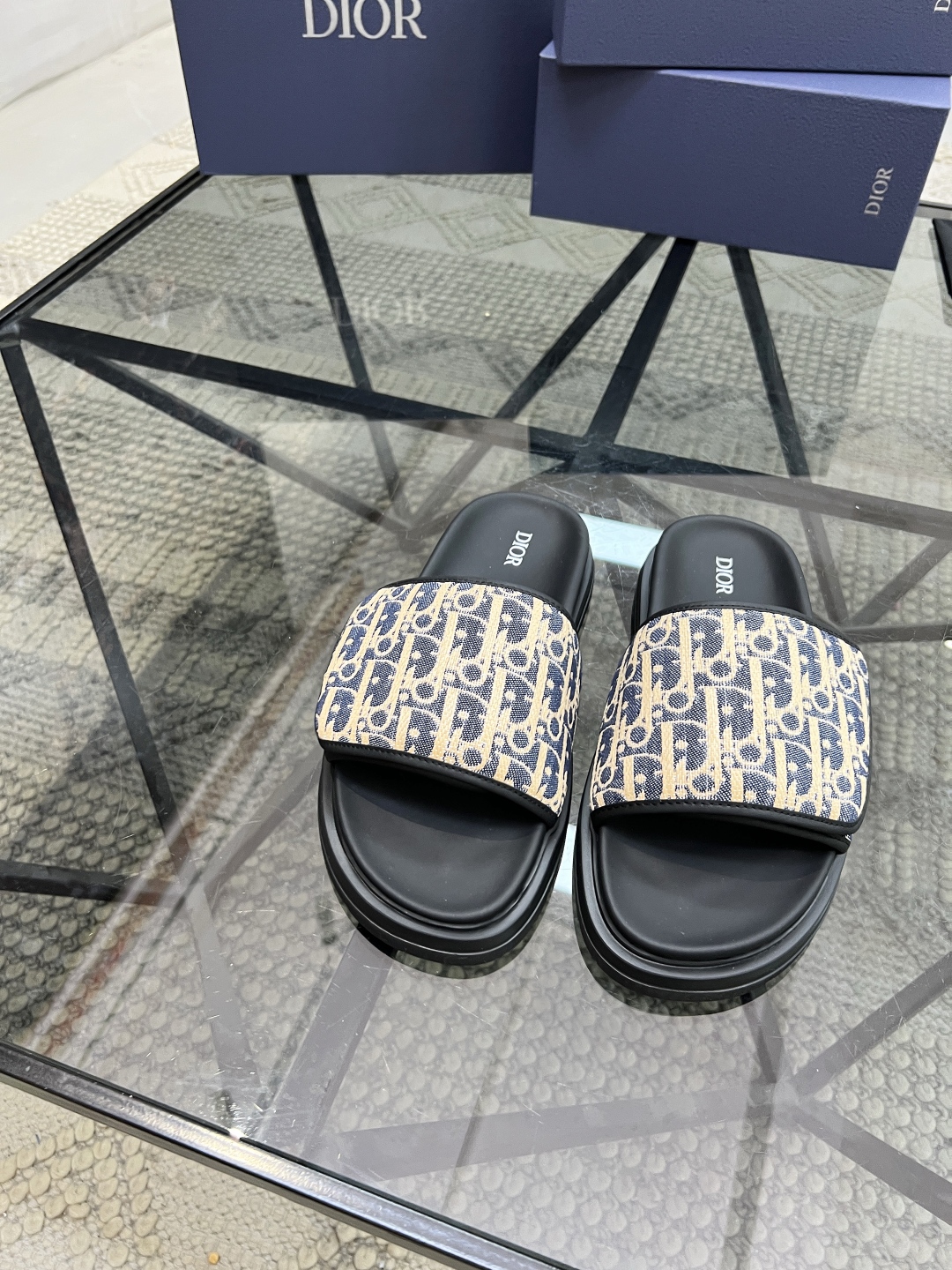  D 🔍顶级代购🇮🇹 路 炸街男神春夏拖鞋新品专柜同步，鞋面意大利进口印花布面料，高品质魔术贴工艺，鞋底