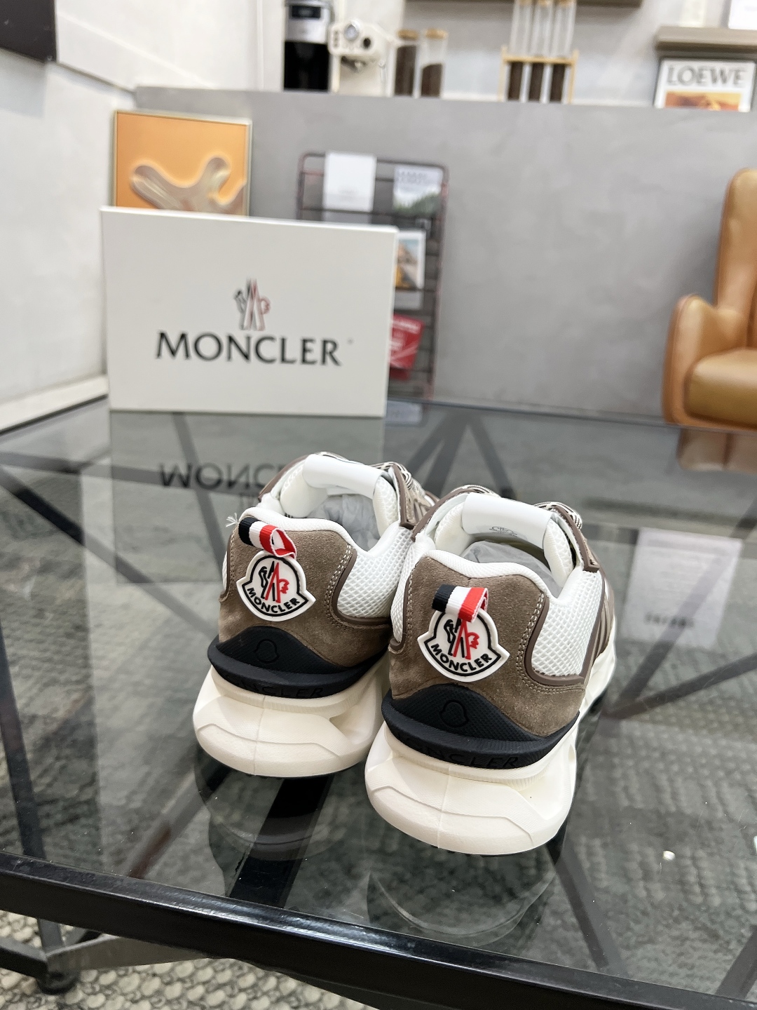  M 🔍顶级代购🇮🇹 蒙 炸街男神新品来袭，超人气爆款专柜新款，原厂配置意大利进口牛皮搭配网布面料，高品