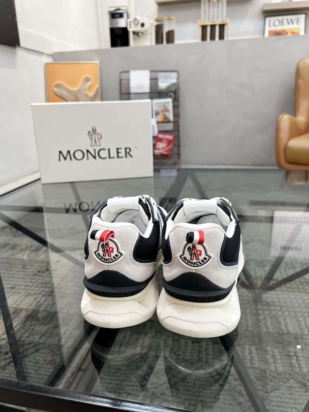  M 🔍顶级代购🇮🇹 蒙 炸街男神新品来袭，超人气爆款专柜新款，原厂配置意大利进口牛皮搭配网布面料，高品