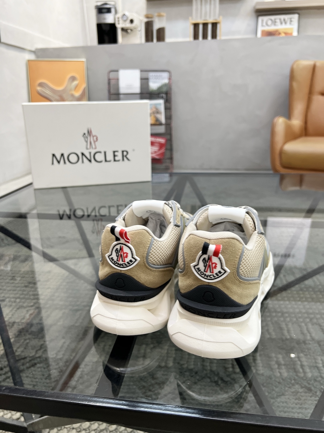  M 🔍顶级代购🇮🇹 蒙 炸街男神新品来袭，超人气爆款专柜新款，原厂配置意大利进口牛皮搭配网布面料，高品