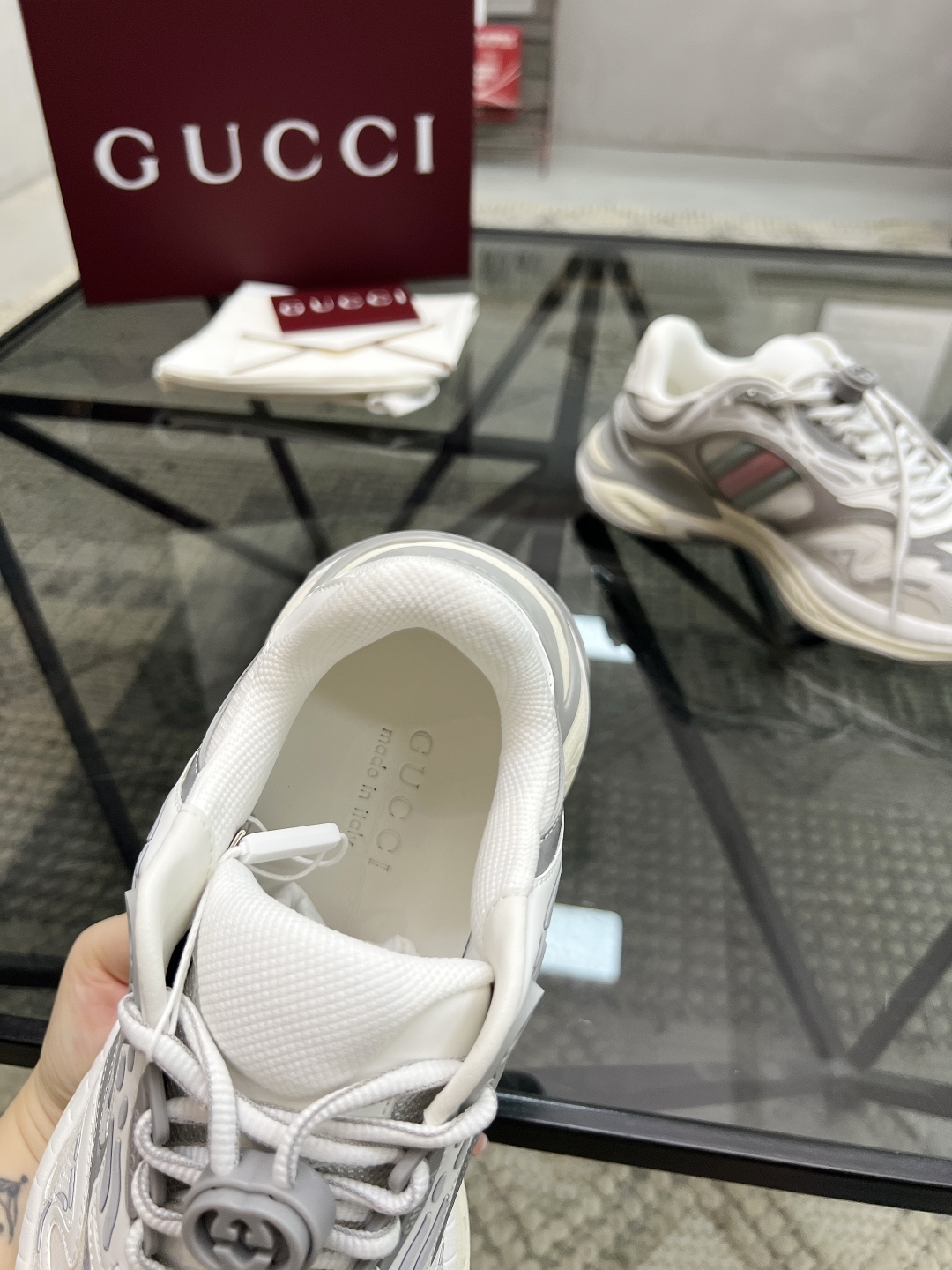  G 🔍顶级代购🇮🇹 古 炸街情侣款👫专柜同步发售原厂配置，意大利进口进口牛皮搭配网布面料，高品质拼接复