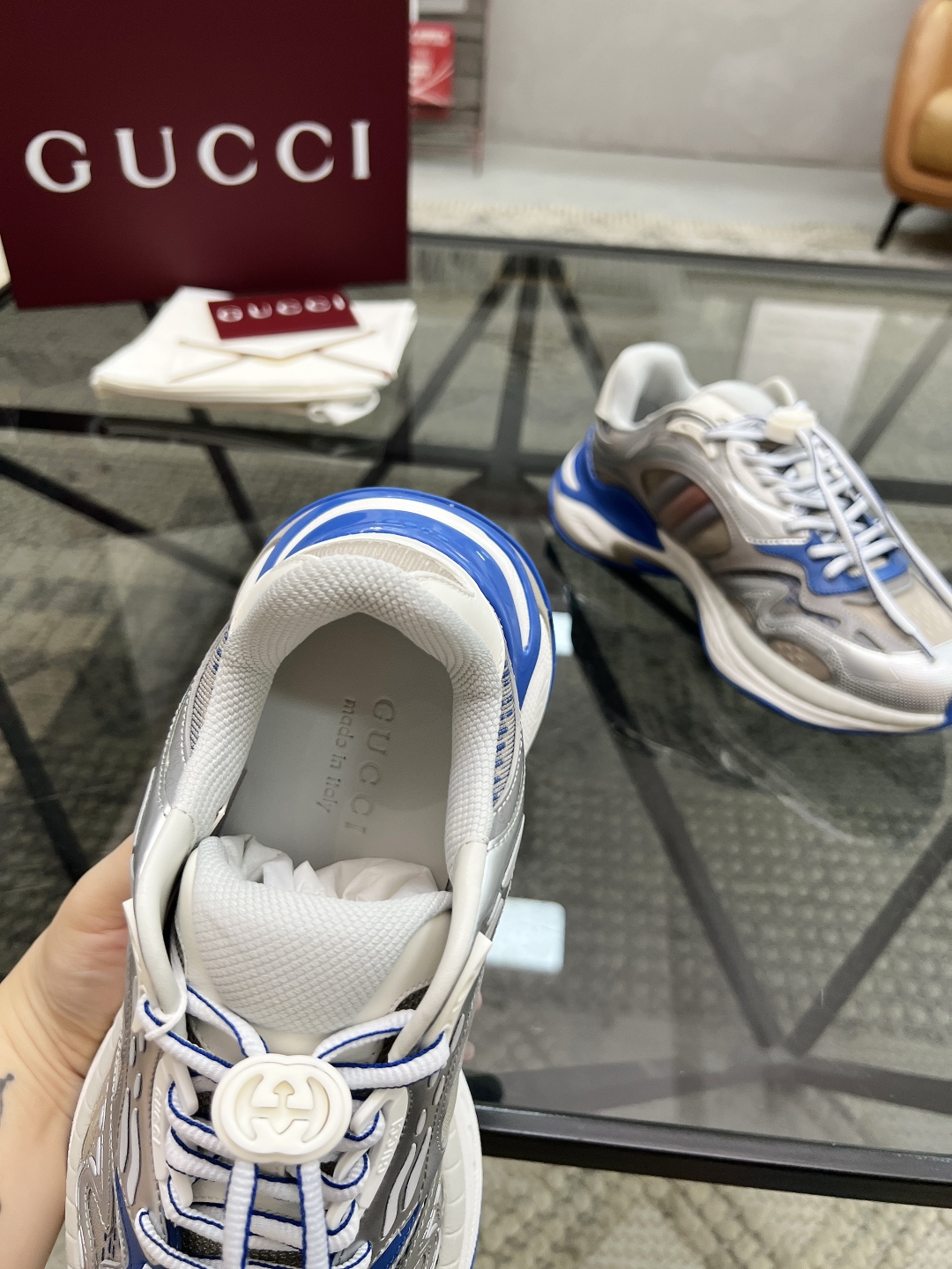  G 🔍顶级代购🇮🇹 古 炸街情侣款👫专柜同步发售原厂配置，意大利进口进口牛皮搭配网布面料，高品质拼接复