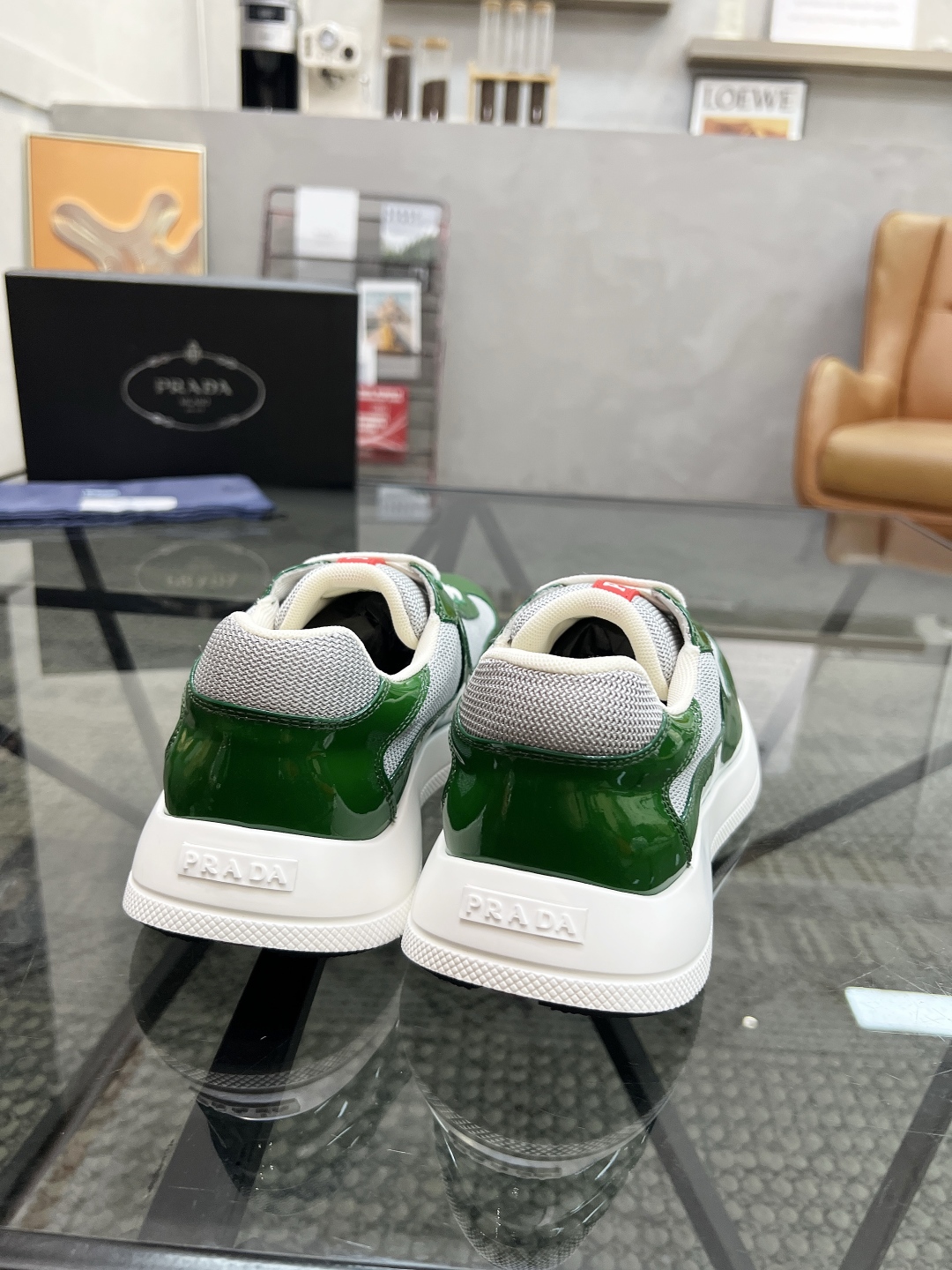  P 🔍顶级代购🇮🇹 普 炸街男神新品来袭，超人气爆款专柜新款，原厂配置意大利进口牛皮搭配网布面料，高品