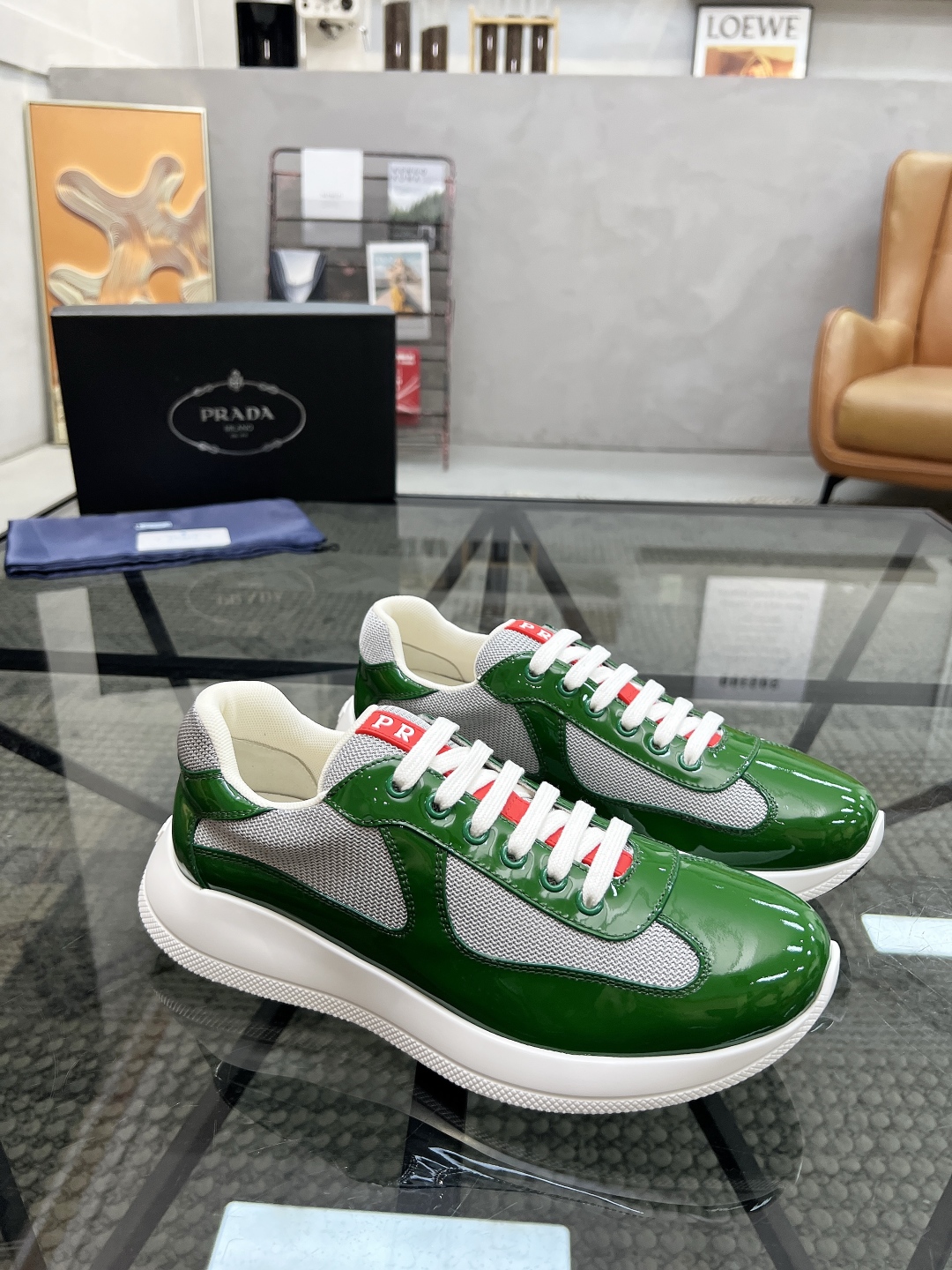  P 🔍顶级代购🇮🇹 普 炸街男神新品来袭，超人气爆款专柜新款，原厂配置意大利进口牛皮搭配网布面料，高品