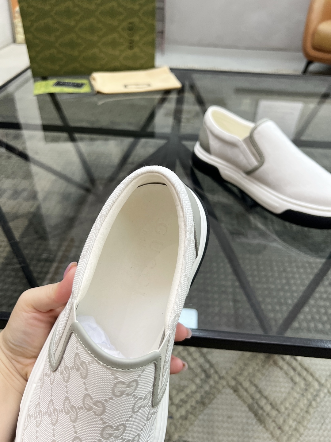  G 🔍顶级代购🇮🇹 古 炸街男神套脚新品来袭，超人气爆款专柜新款，原厂配置意大利进口牛皮搭配印花布面料