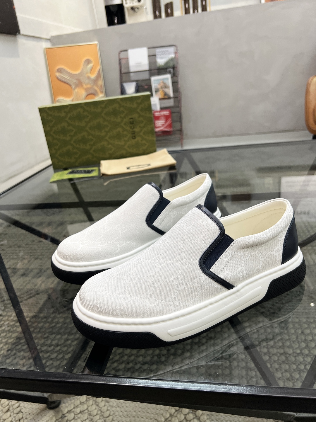  G 🔍顶级代购🇮🇹 古 炸街男神套脚新品来袭，超人气爆款专柜新款，原厂配置意大利进口牛皮搭配印花布面料