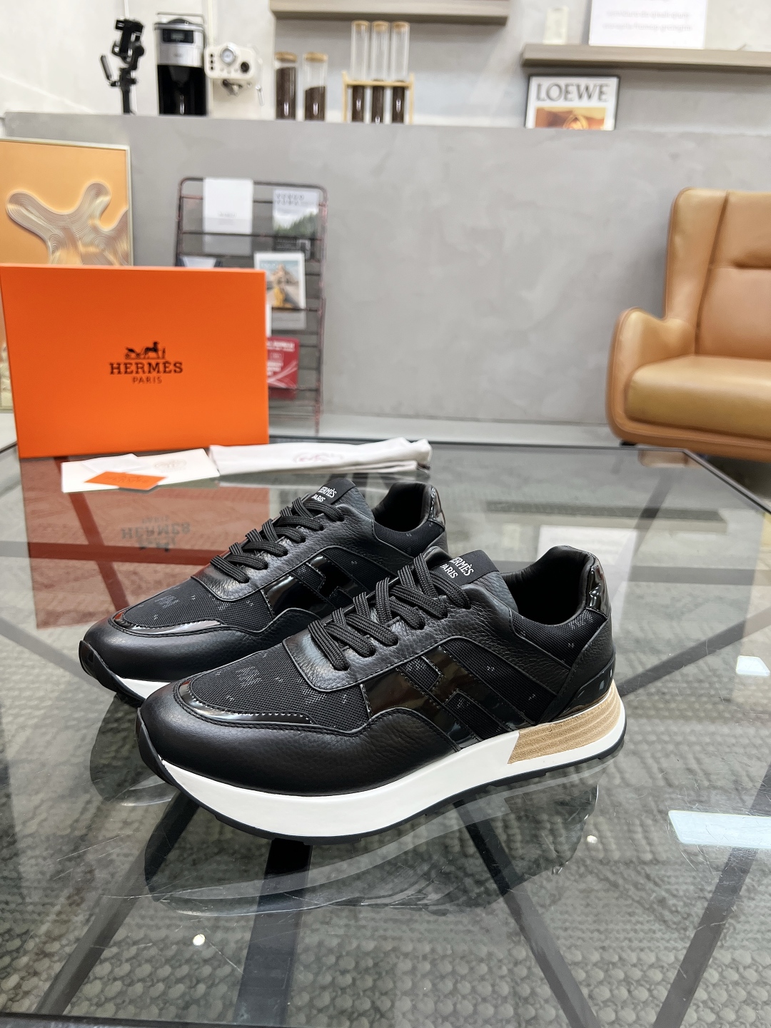 H 🔍顶级代购🇮🇹 爱 炸街男神运动鞋新品来袭专柜同步发售原厂配置，意大利进口原版牛皮搭配印花布面料，