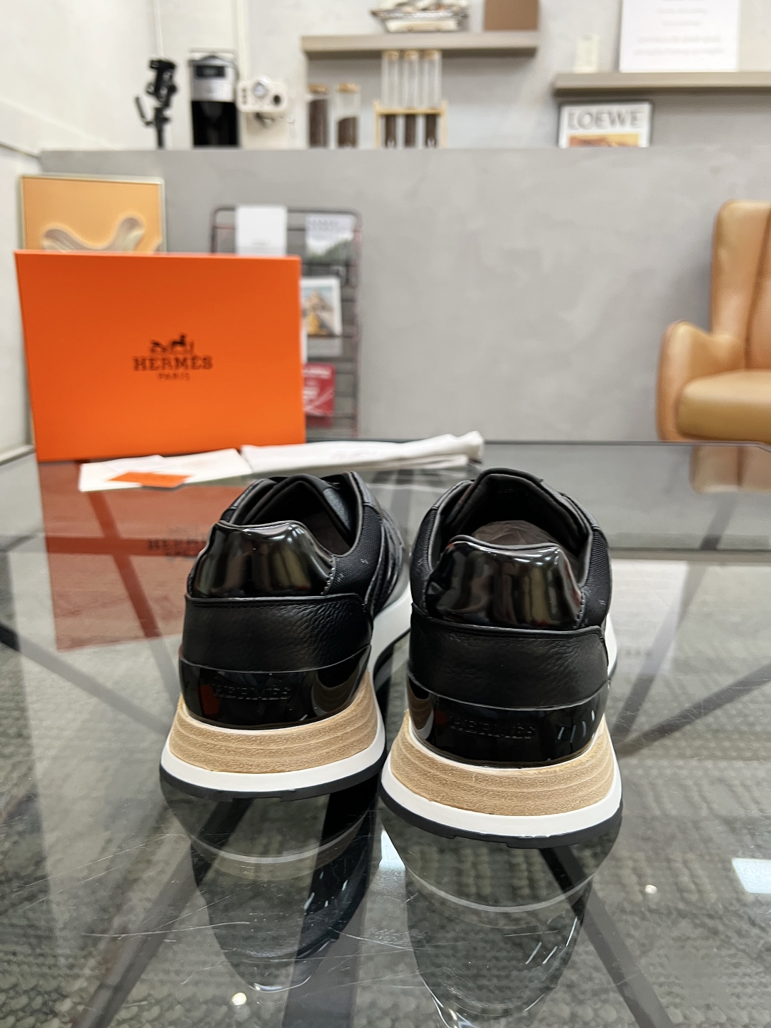  H 🔍顶级代购🇮🇹 爱 炸街男神运动鞋新品来袭专柜同步发售原厂配置，意大利进口原版牛皮搭配印花布面料，