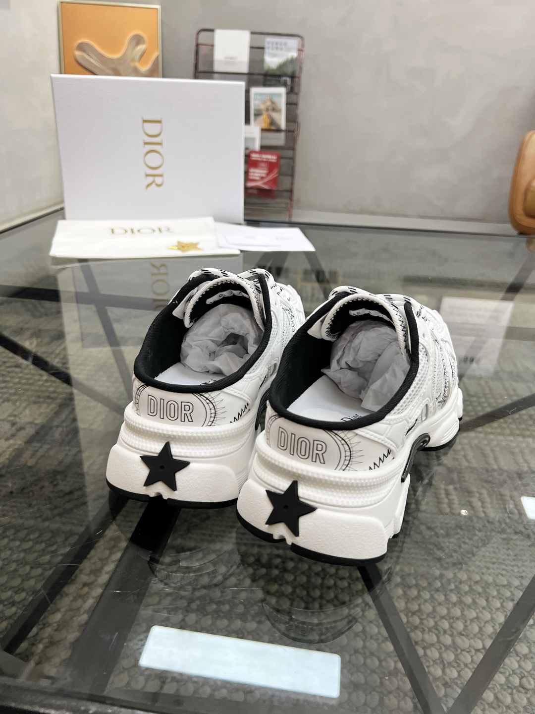  D 🔍顶级代购🇮🇹 迪 炸街男神半拖新品来袭，超人气爆款专柜新款，原厂配置意大利进口牛皮搭配网布面料，