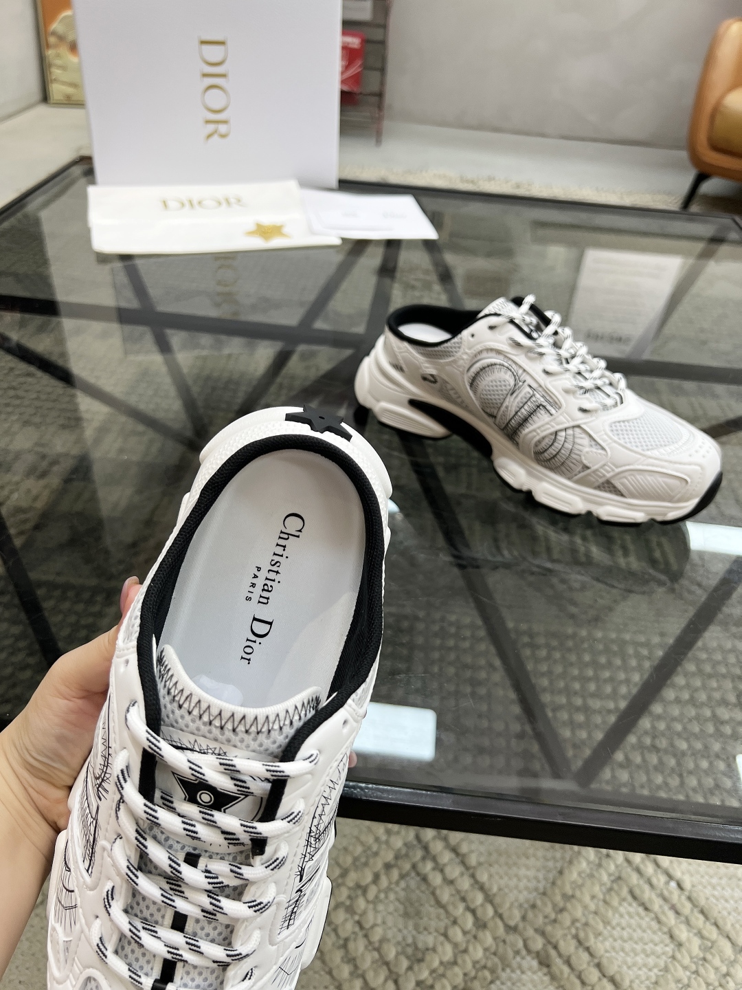  D 🔍顶级代购🇮🇹 迪 炸街男神半拖新品来袭，超人气爆款专柜新款，原厂配置意大利进口牛皮搭配网布面料，