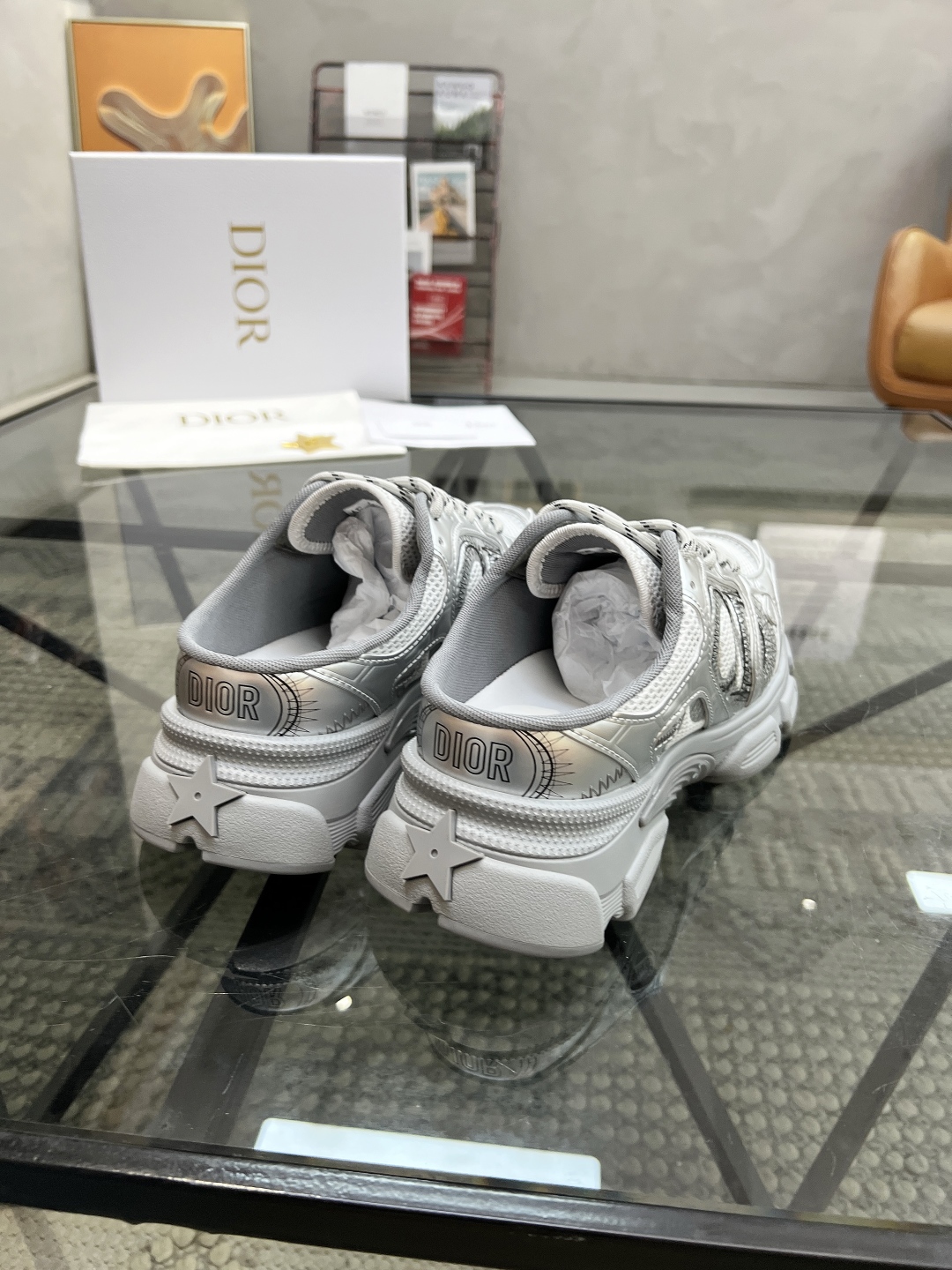  D 🔍顶级代购🇮🇹 迪 炸街男神半拖新品来袭，超人气爆款专柜新款，原厂配置意大利进口牛皮搭配网布面料，