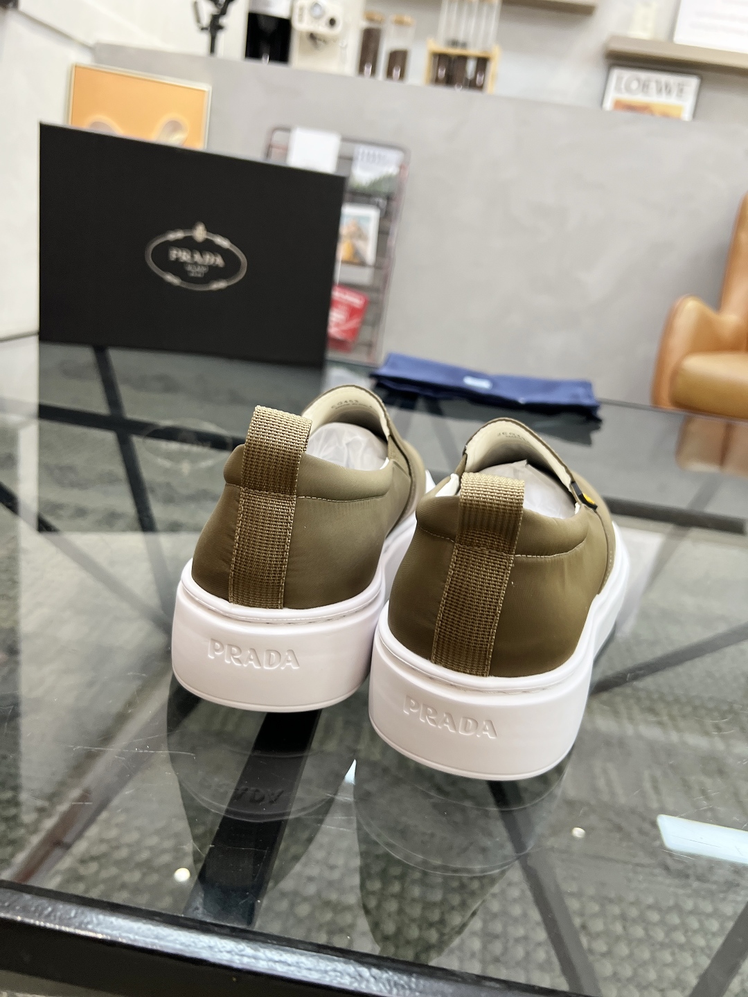  P 🔍顶级代购🇮🇹 普 炸街男神套脚新品来袭，超人气爆款专柜新款，原厂配置意大利进口帆布面料，高品质复