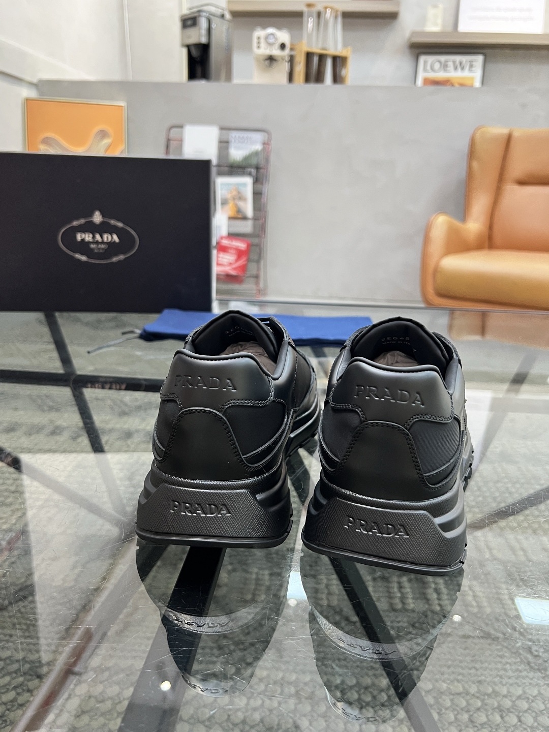  P 🔍顶级代购🇮🇹 普 炸街男神新品运动休闲鞋专柜同步，鞋面意大利进口牛皮搭配帆布面料，进口水染牛皮里