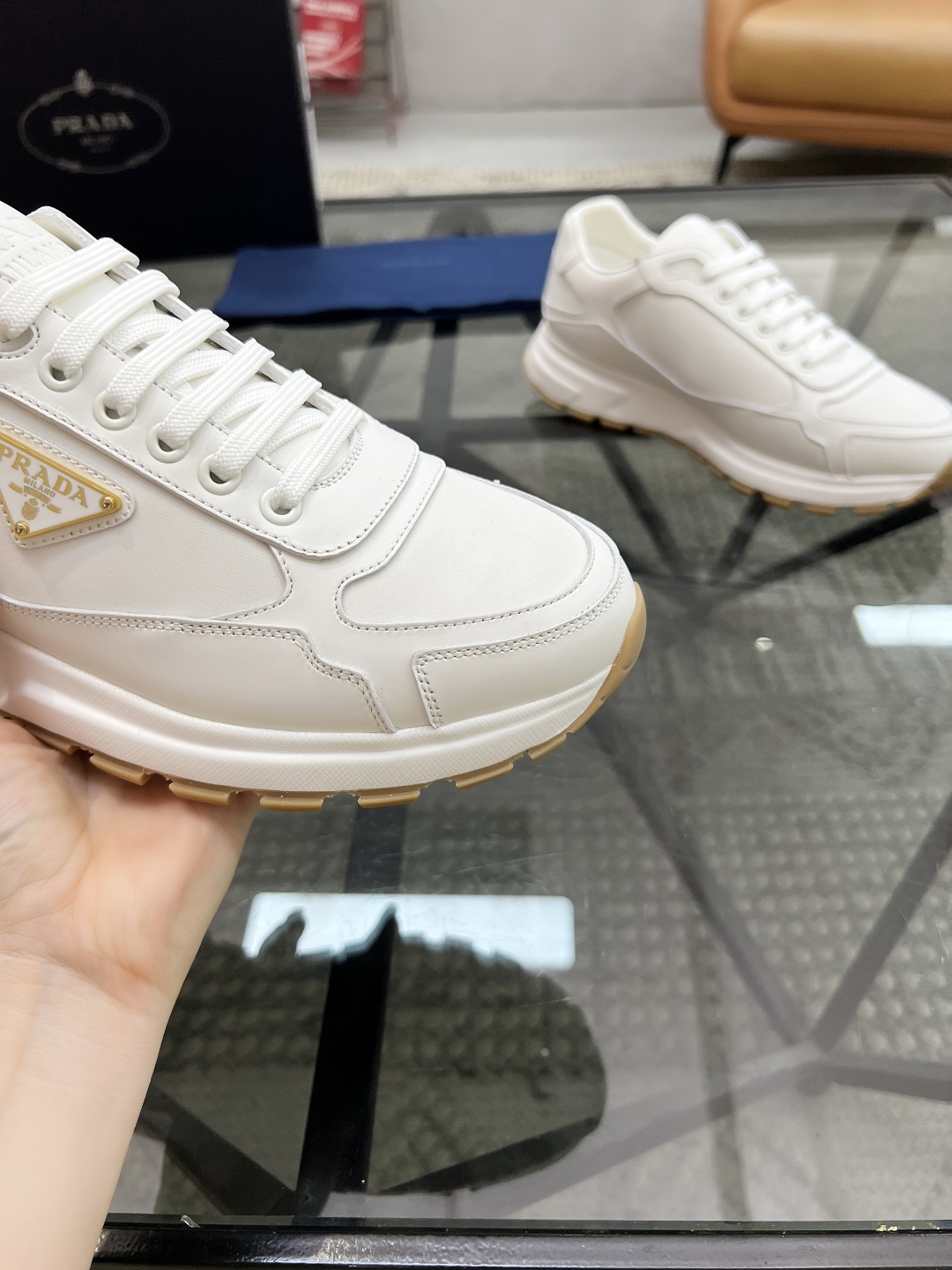  P 🔍顶级代购🇮🇹 普 炸街男神新品运动休闲鞋专柜同步，鞋面意大利进口牛皮搭配帆布面料，进口水染牛皮里