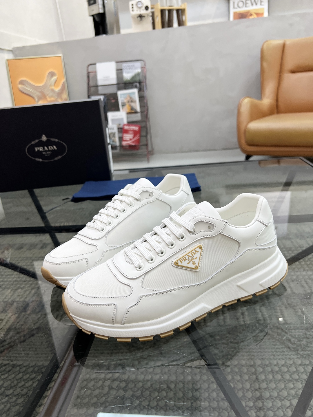  P 🔍顶级代购🇮🇹 普 炸街男神新品运动休闲鞋专柜同步，鞋面意大利进口牛皮搭配帆布面料，进口水染牛皮里