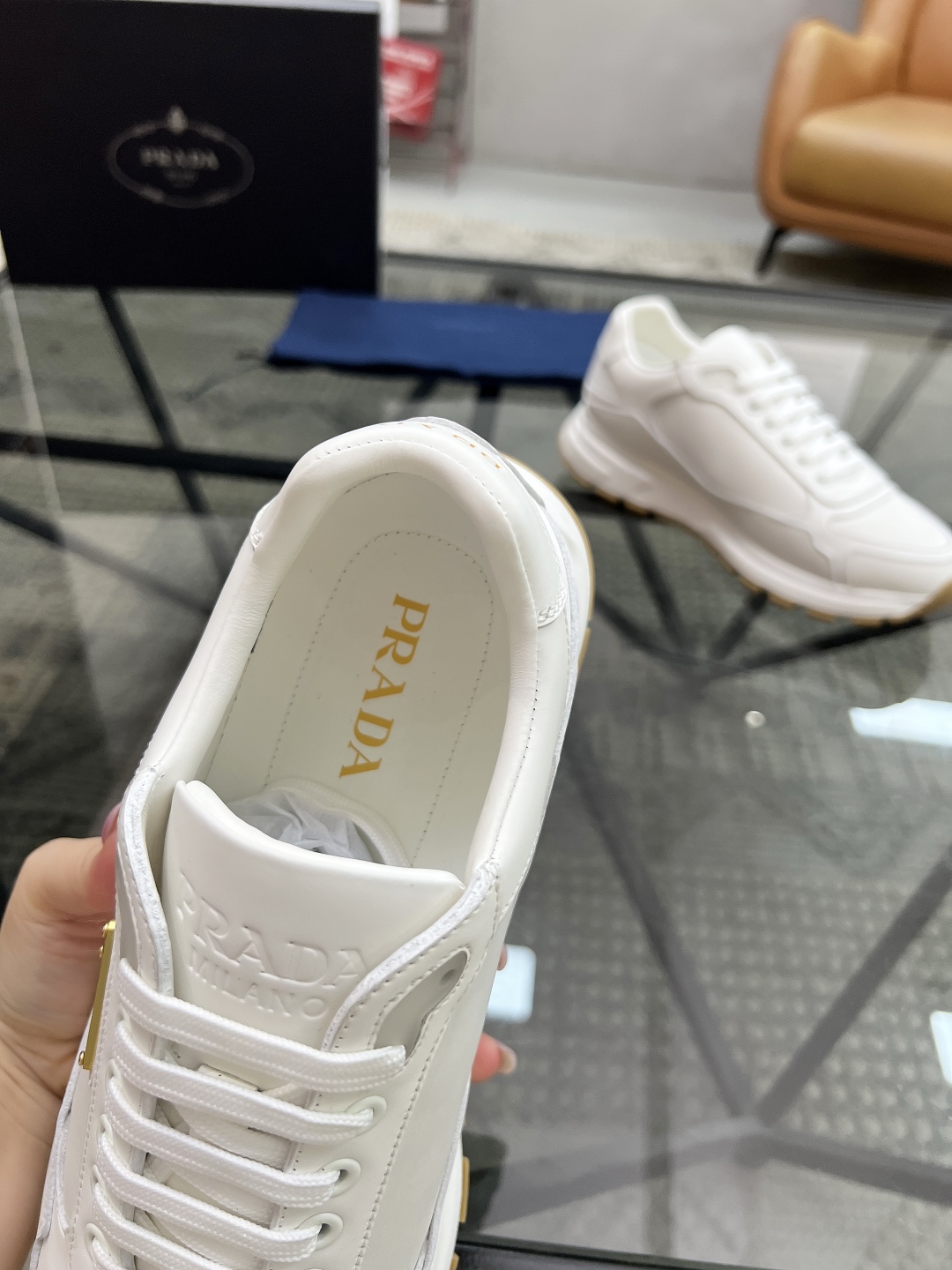  P 🔍顶级代购🇮🇹 普 炸街男神新品运动休闲鞋专柜同步，鞋面意大利进口牛皮搭配帆布面料，进口水染牛皮里