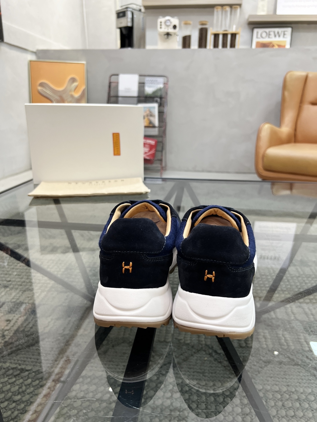  H 🔍顶级代购🇮🇹 亨德 炸街男神新品来袭，超人气爆款专柜新款，原厂配置意大利进口牛皮面料，高品质拼接