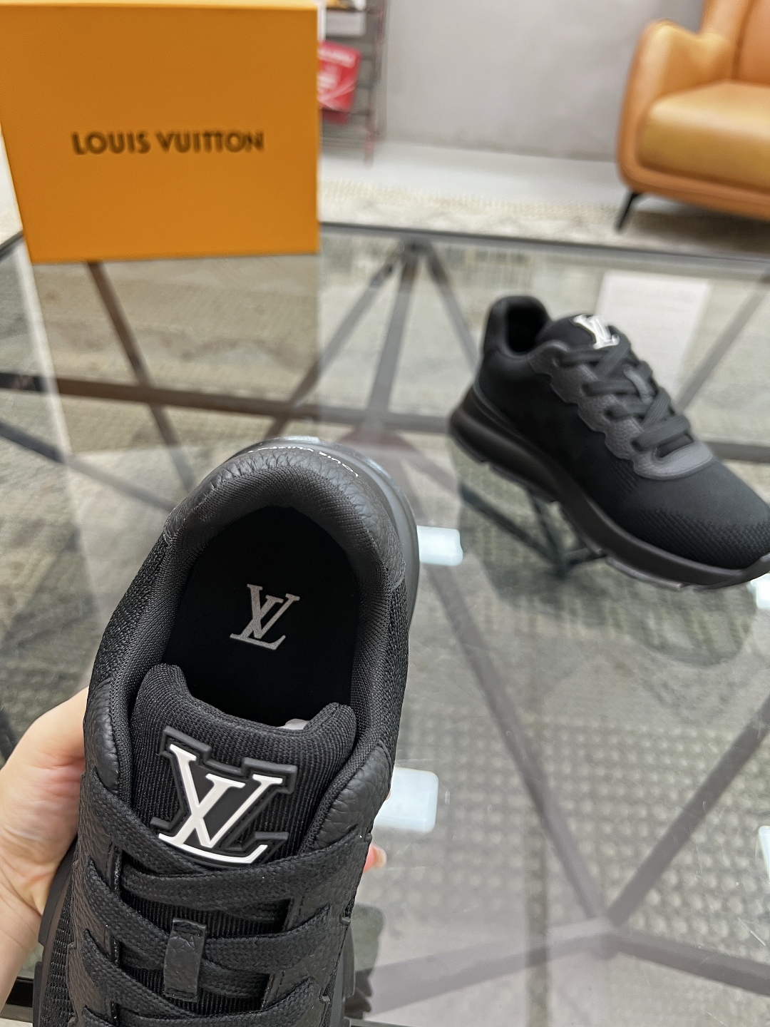  L 🔍顶级代购🇮🇹 路 炸街男神新品专柜同步原厂配置，意大利进口定制飞织面料，高品质拼接工艺全鞋配件私