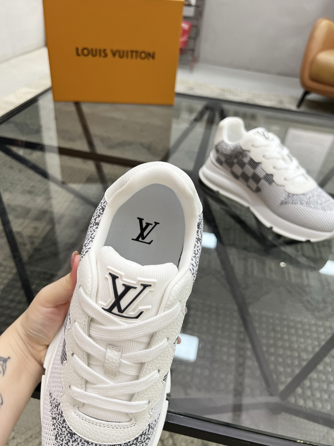  L 🔍顶级代购🇮🇹 路 炸街男神新品专柜同步原厂配置，意大利进口定制飞织面料，高品质拼接工艺全鞋配件私