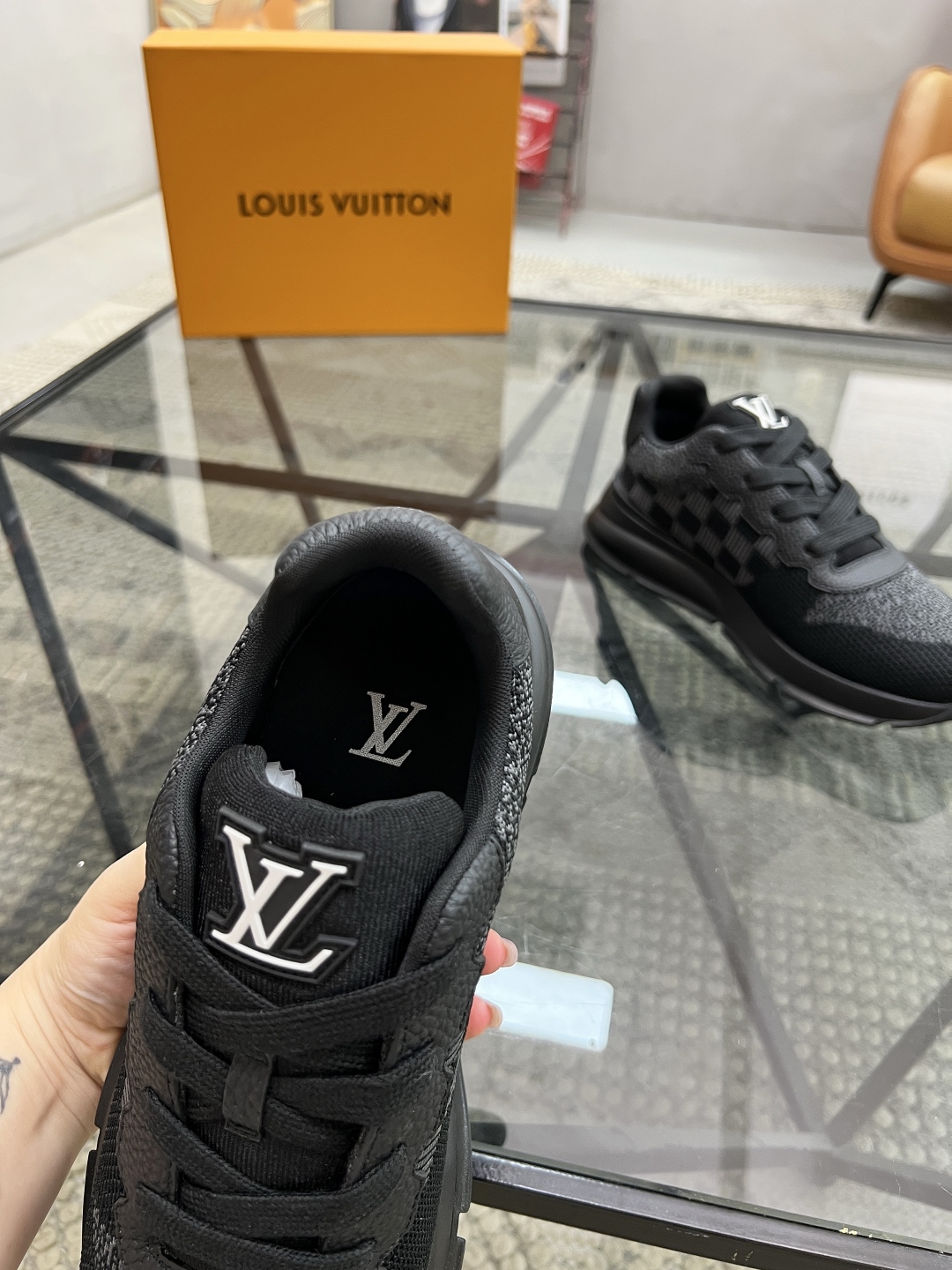  L 🔍顶级代购🇮🇹 路 炸街男神新品专柜同步原厂配置，意大利进口定制飞织面料，高品质拼接工艺全鞋配件私