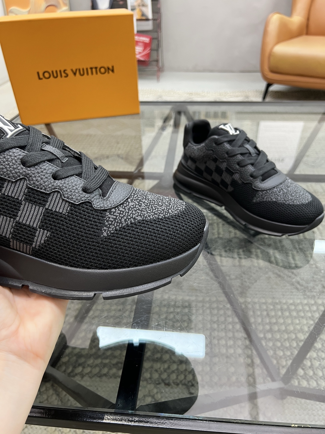  L 🔍顶级代购🇮🇹 路 炸街男神新品专柜同步原厂配置，意大利进口定制飞织面料，高品质拼接工艺全鞋配件私