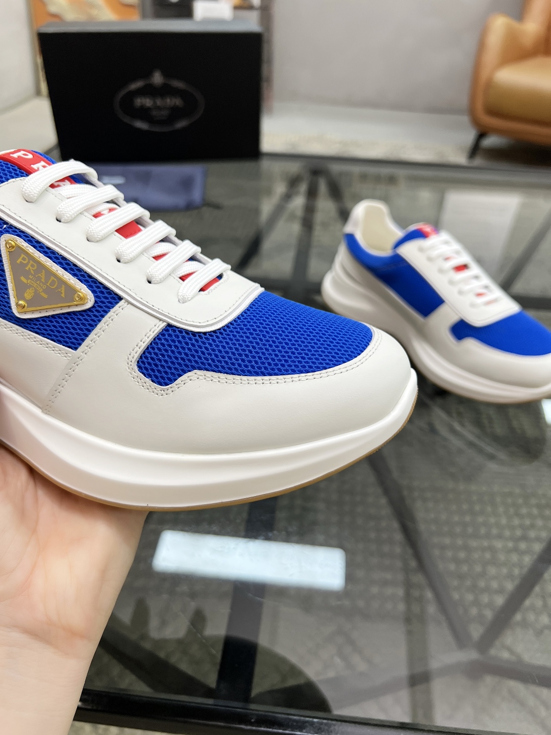  P 🔍顶级代购🇮🇹 普 炸街男神新品来袭，超人气爆款专柜新款，原厂配置意大利进口牛皮搭配网布面料，高品