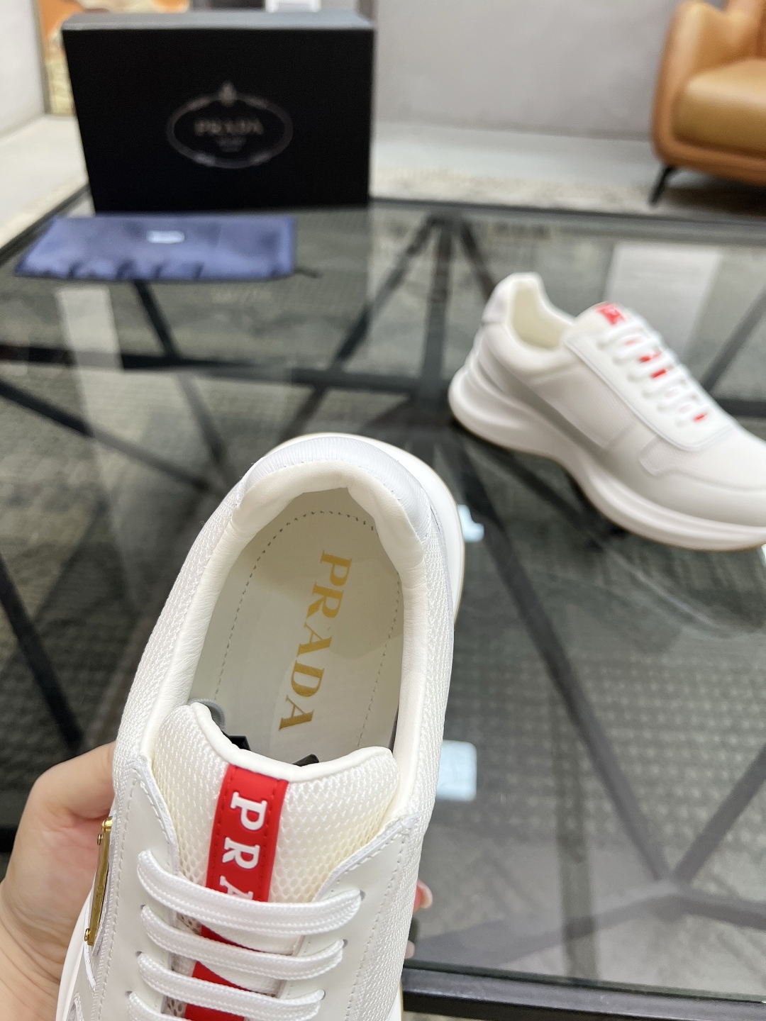  P 🔍顶级代购🇮🇹 普 炸街男神新品来袭，超人气爆款专柜新款，原厂配置意大利进口牛皮搭配网布面料，高品