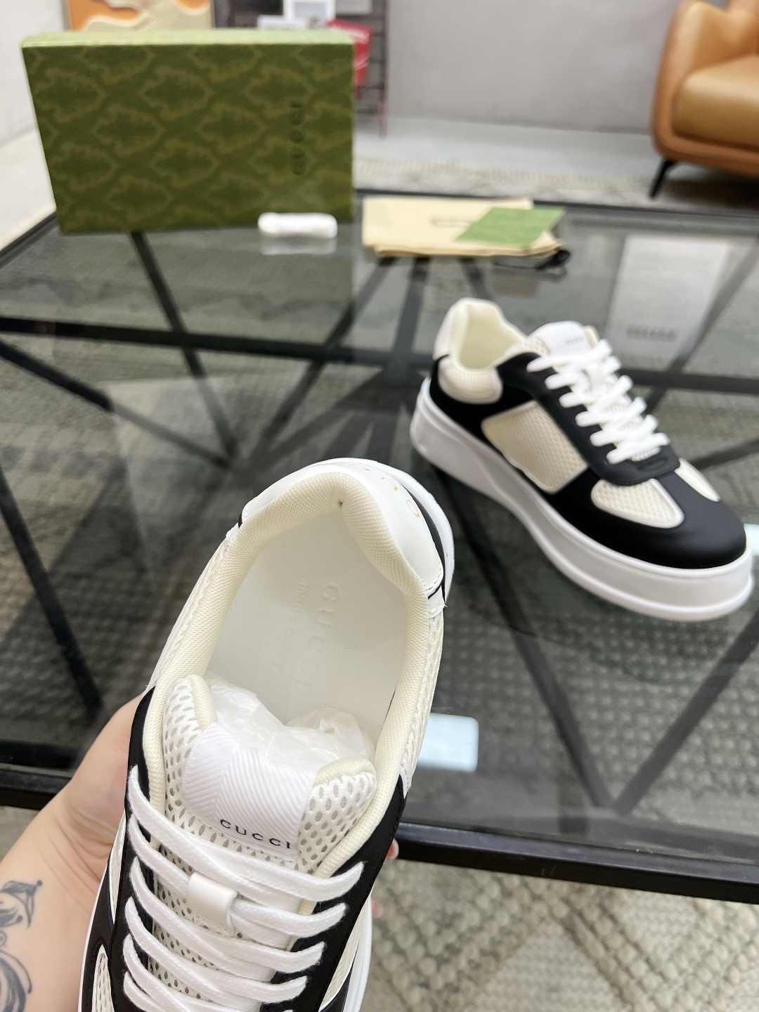  G 🔍顶级代购🇮🇹 古 炸街男神新品来袭，超人气爆款专柜新款，原厂配置意大利进口牛皮搭配G布面料，高品