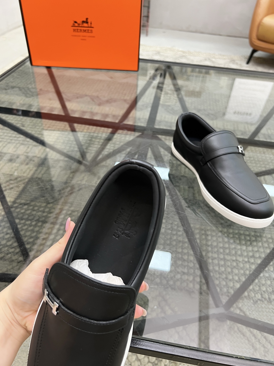  H 🔍顶级代购🇮🇹 爱 炸街男神套脚新品来袭超人气运动爆款专柜新款，原厂配置意大利进口牛皮面料，高品质