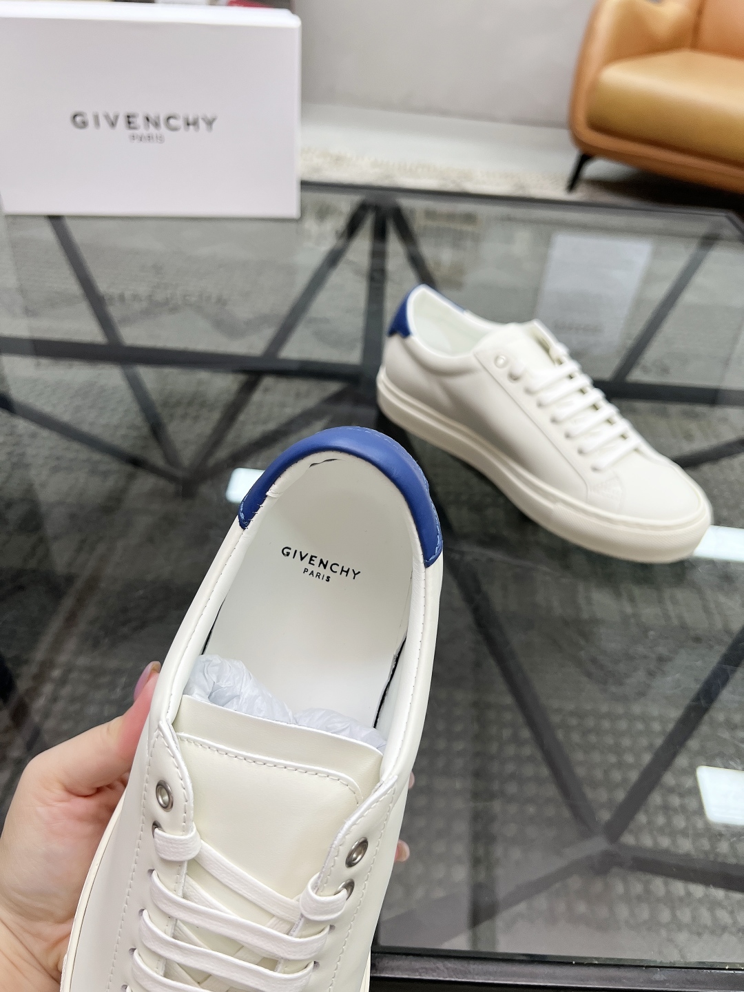  J 🔍顶级代购🇮🇹 纪 炸街男神休闲板鞋新品专柜同步原厂配置，意大利进口定制牛皮面料，高品质拼接工艺，