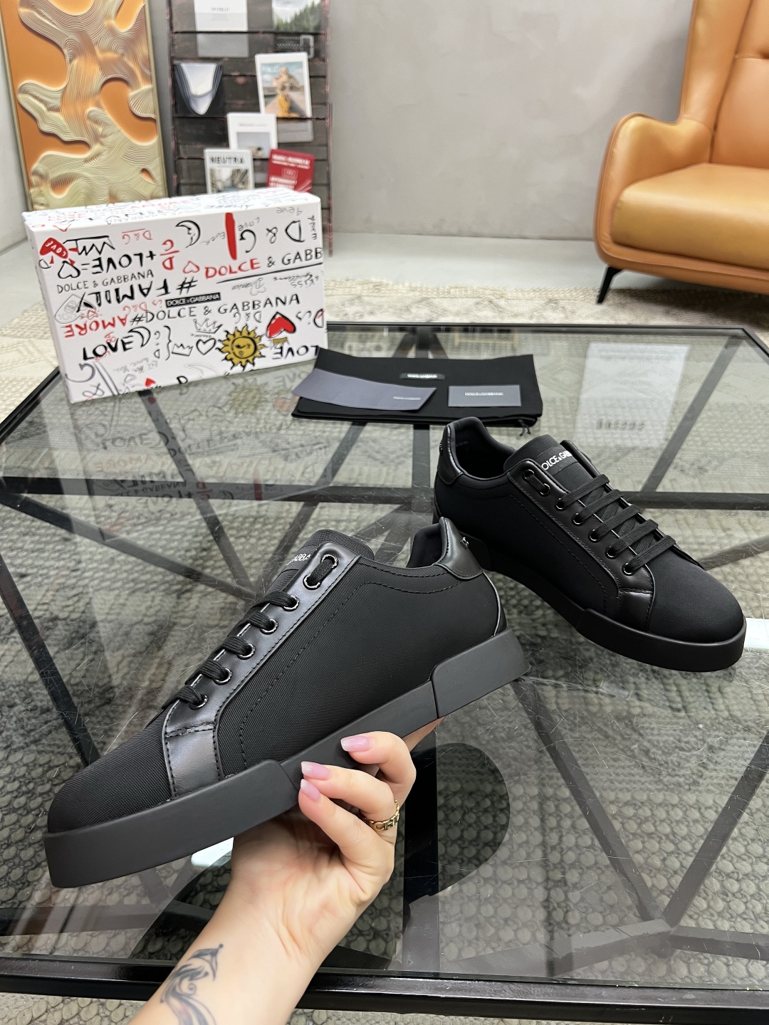  D 🔍顶级代购🇮🇹 杜 炸街男神休闲运动板鞋爆款专柜新品同步，鞋面意大利进口牛皮搭配布面料，高品质复杂