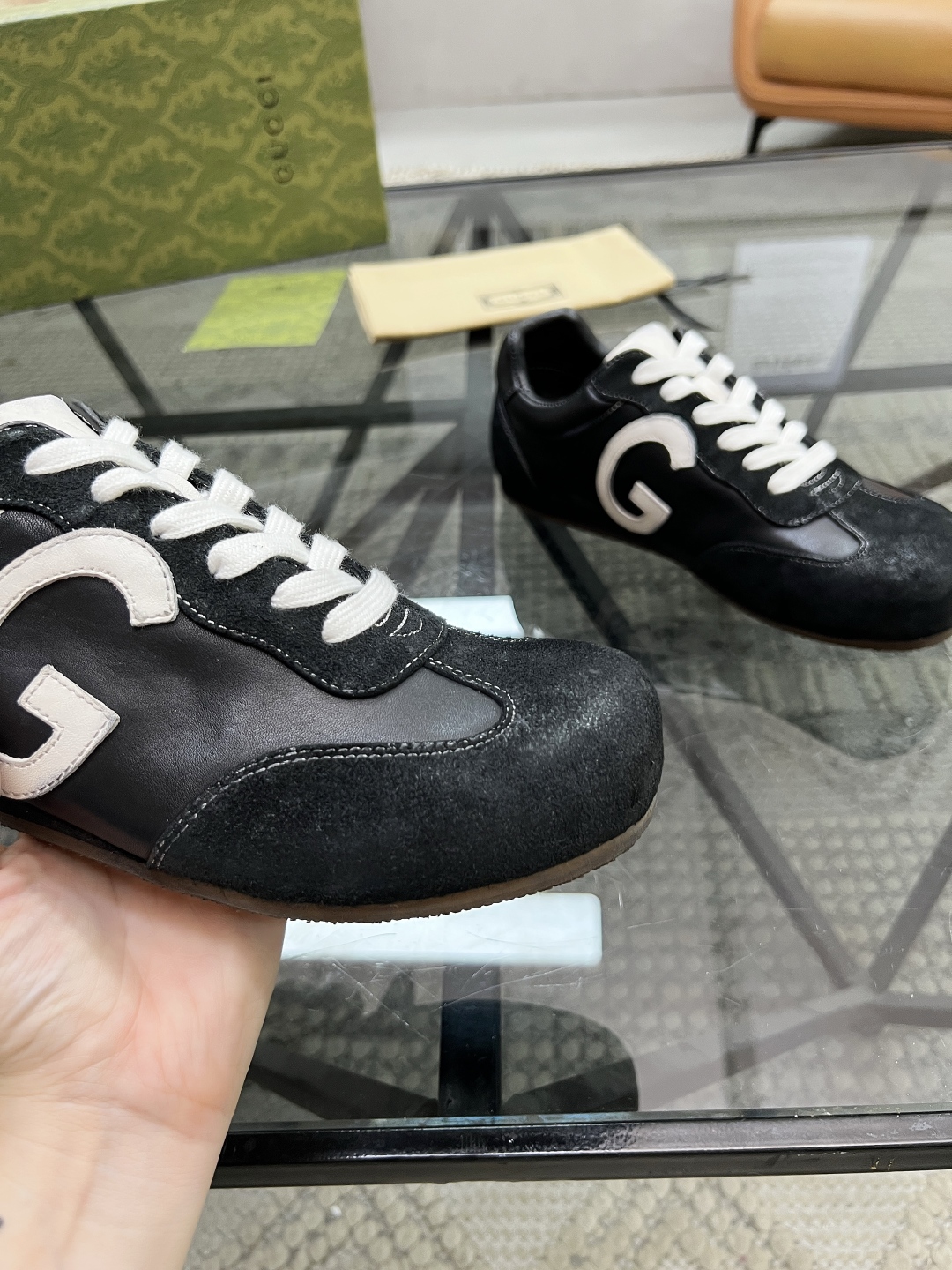  G 🔍顶级代购🇮🇹 古 炸街男神休闲鞋系列专柜同步发售原厂配置，意大利进口原版牛皮面料，进口水染牛里垫