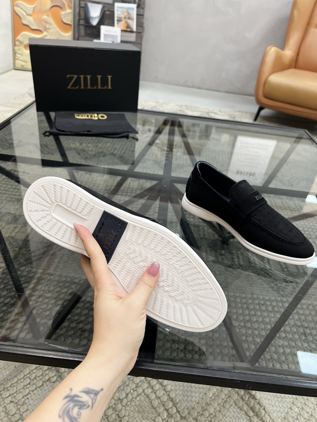  Z 🔍顶级代购🇮🇹 ZI 炸街男神套脚休闲鞋系列 专柜同步发售原厂配置，意大利进口原版牛皮面料，进口水