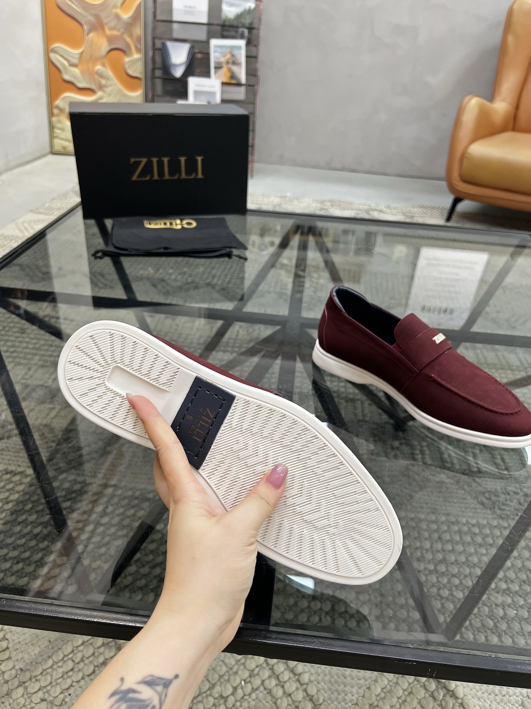  Z 🔍顶级代购🇮🇹 ZI 炸街男神套脚休闲鞋系列 专柜同步发售原厂配置，意大利进口原版牛皮面料，进口水